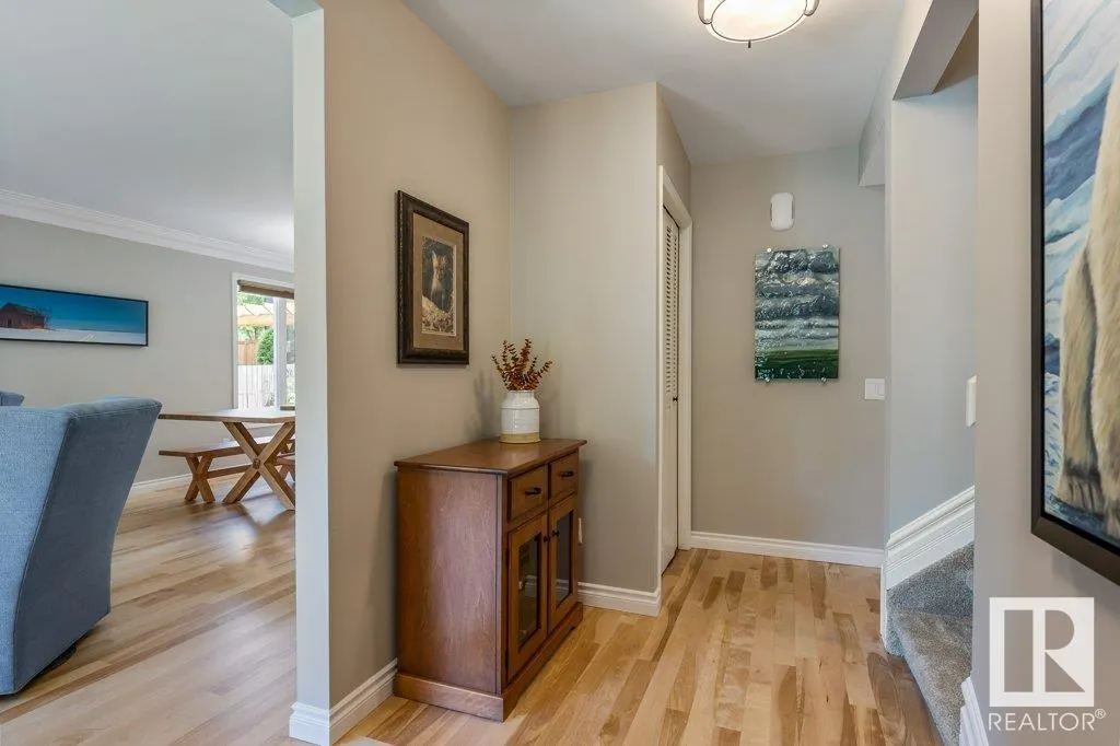 12 WOLCOTT Place