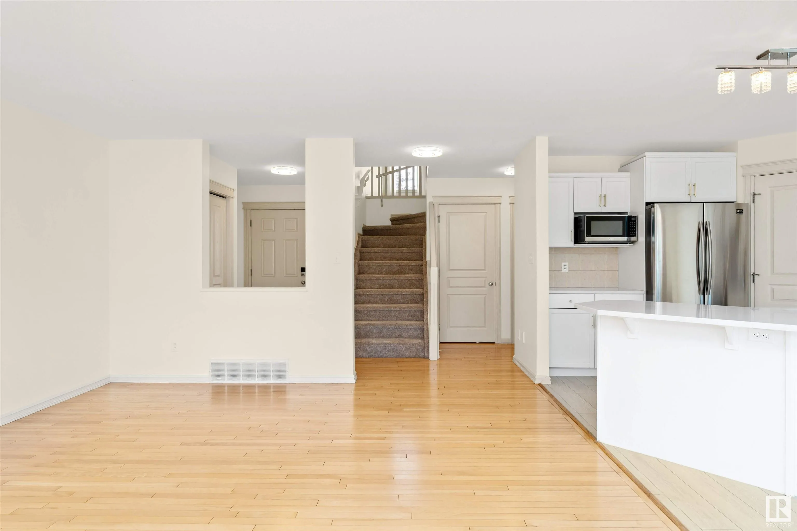1609 HODGSON Court