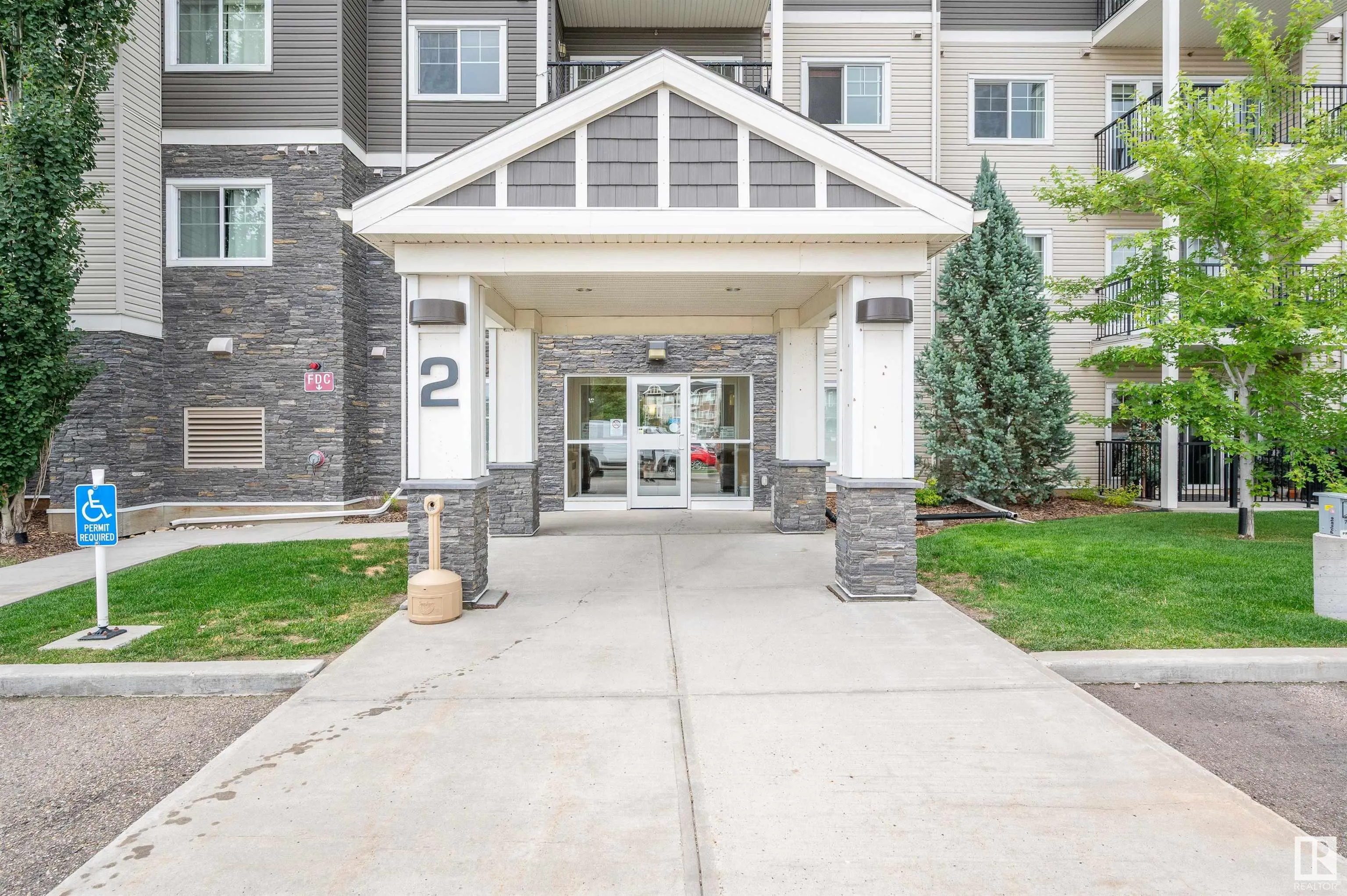 2 AUGUSTINE Crescent