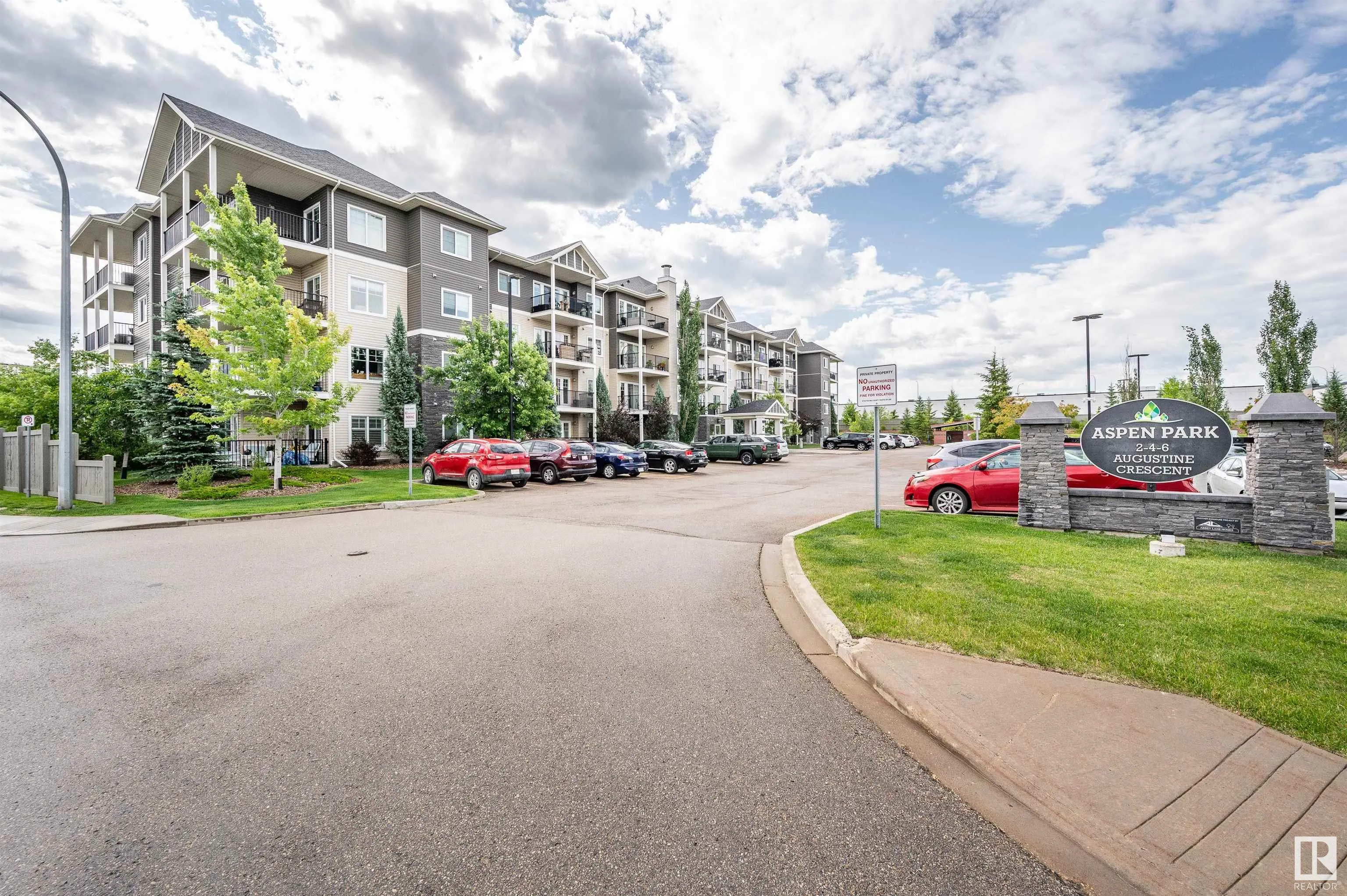 2 AUGUSTINE Crescent