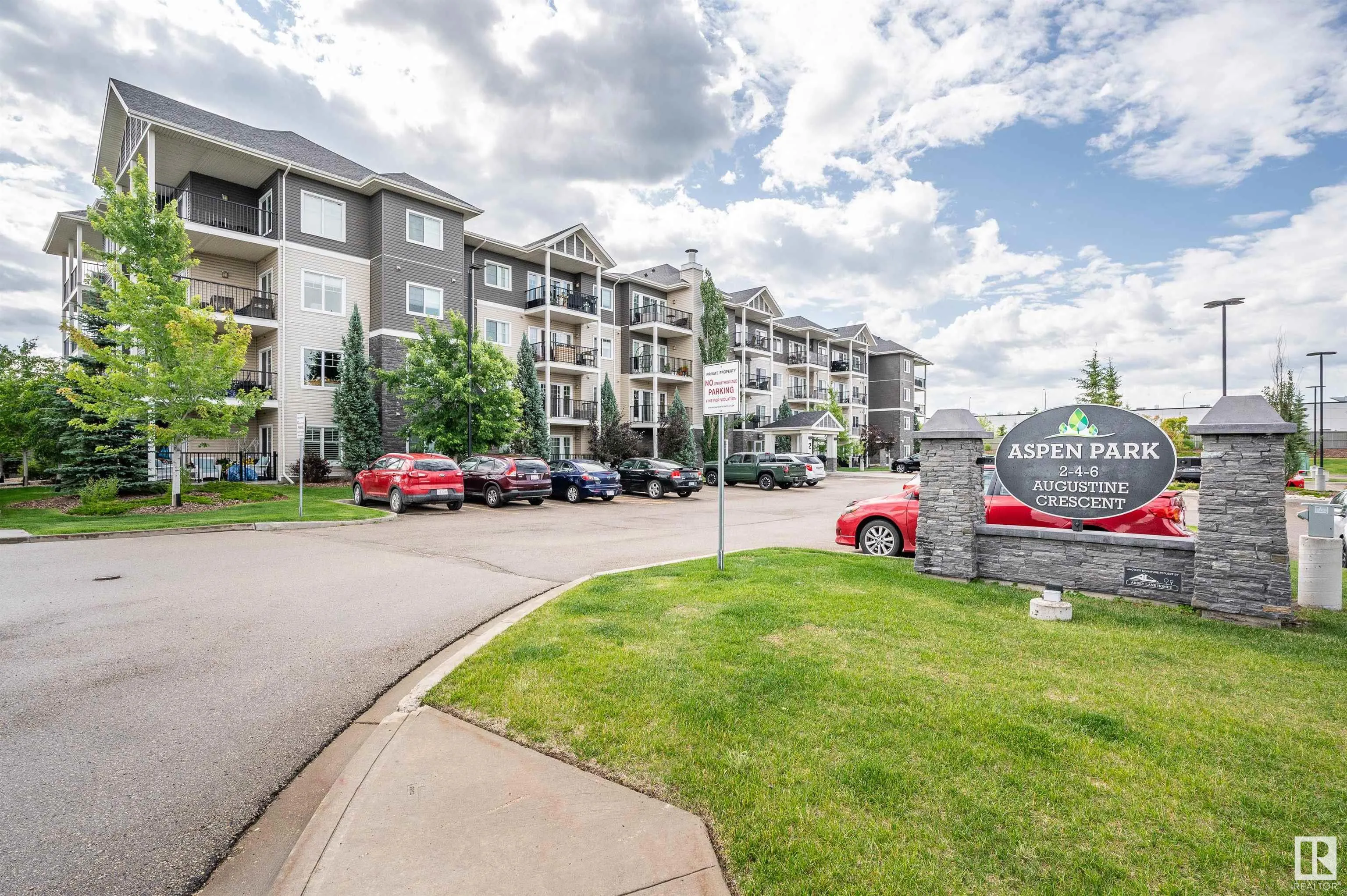 2 AUGUSTINE Crescent