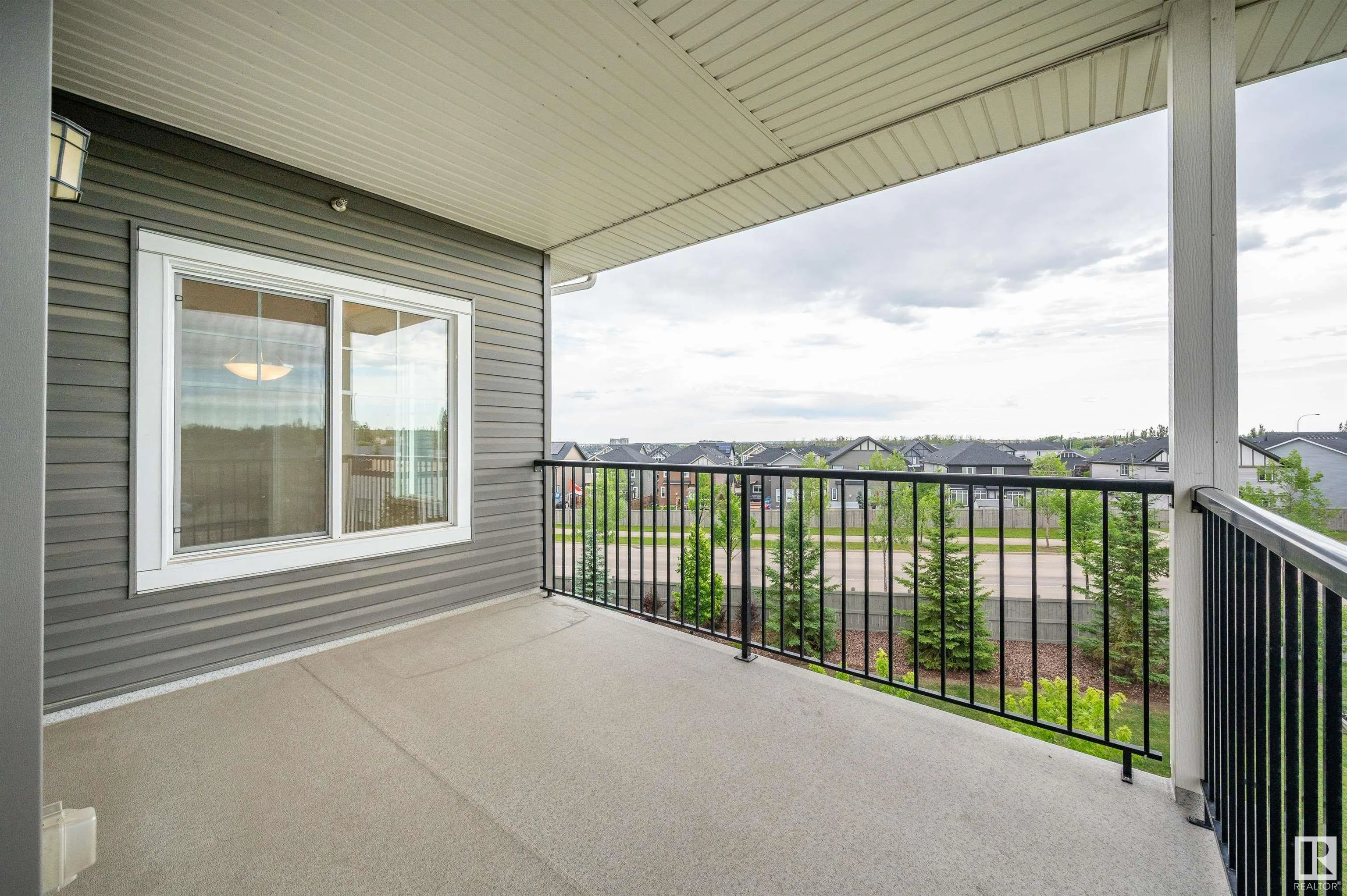 2 AUGUSTINE Crescent
