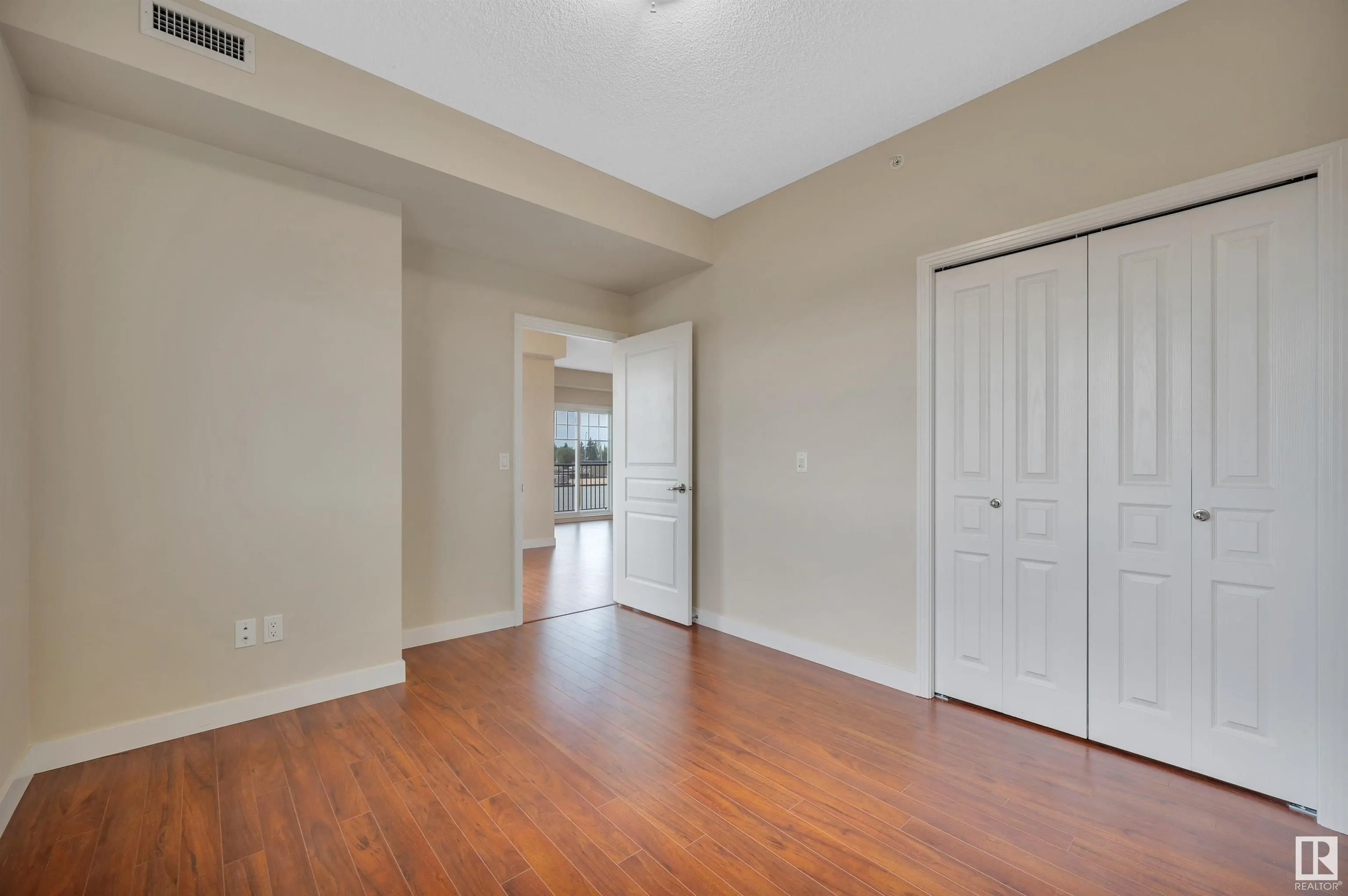2 AUGUSTINE Crescent