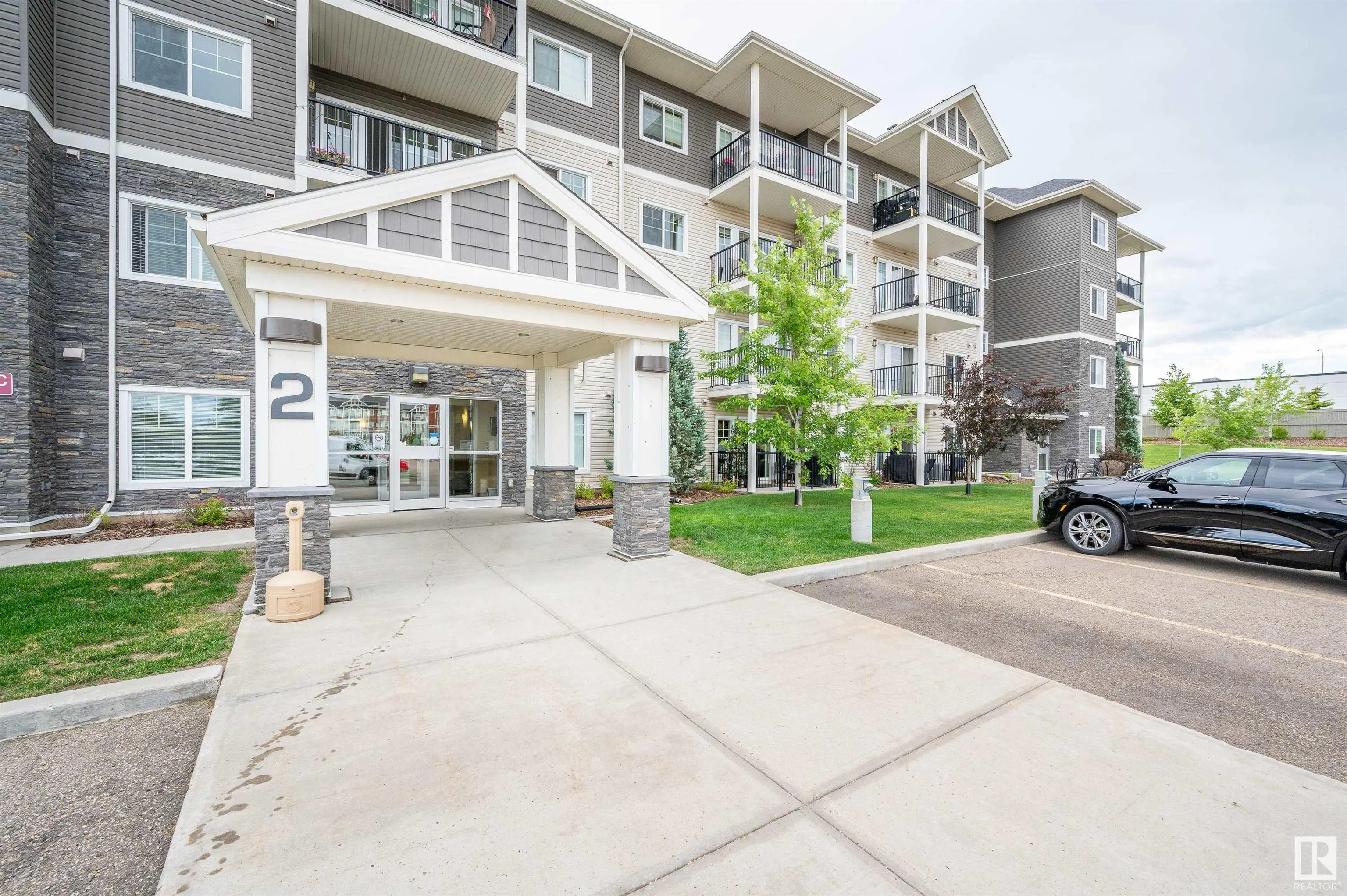 2 AUGUSTINE Crescent
