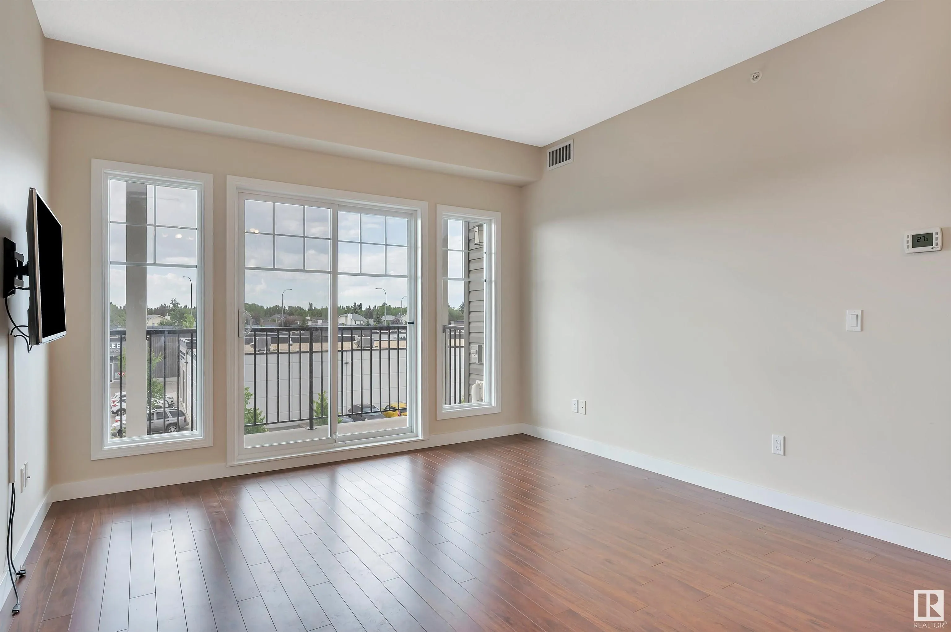 2 AUGUSTINE Crescent
