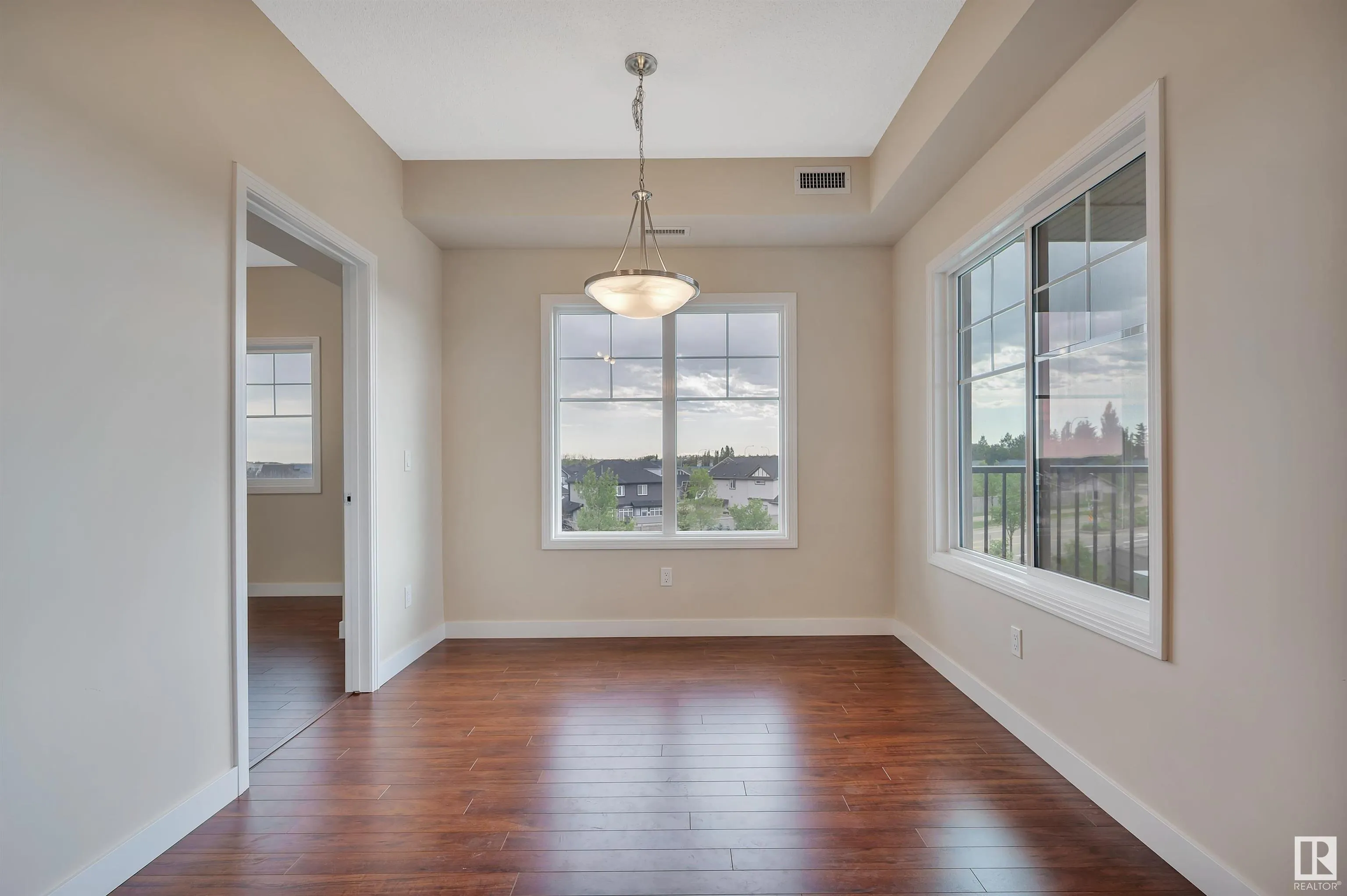 2 AUGUSTINE Crescent