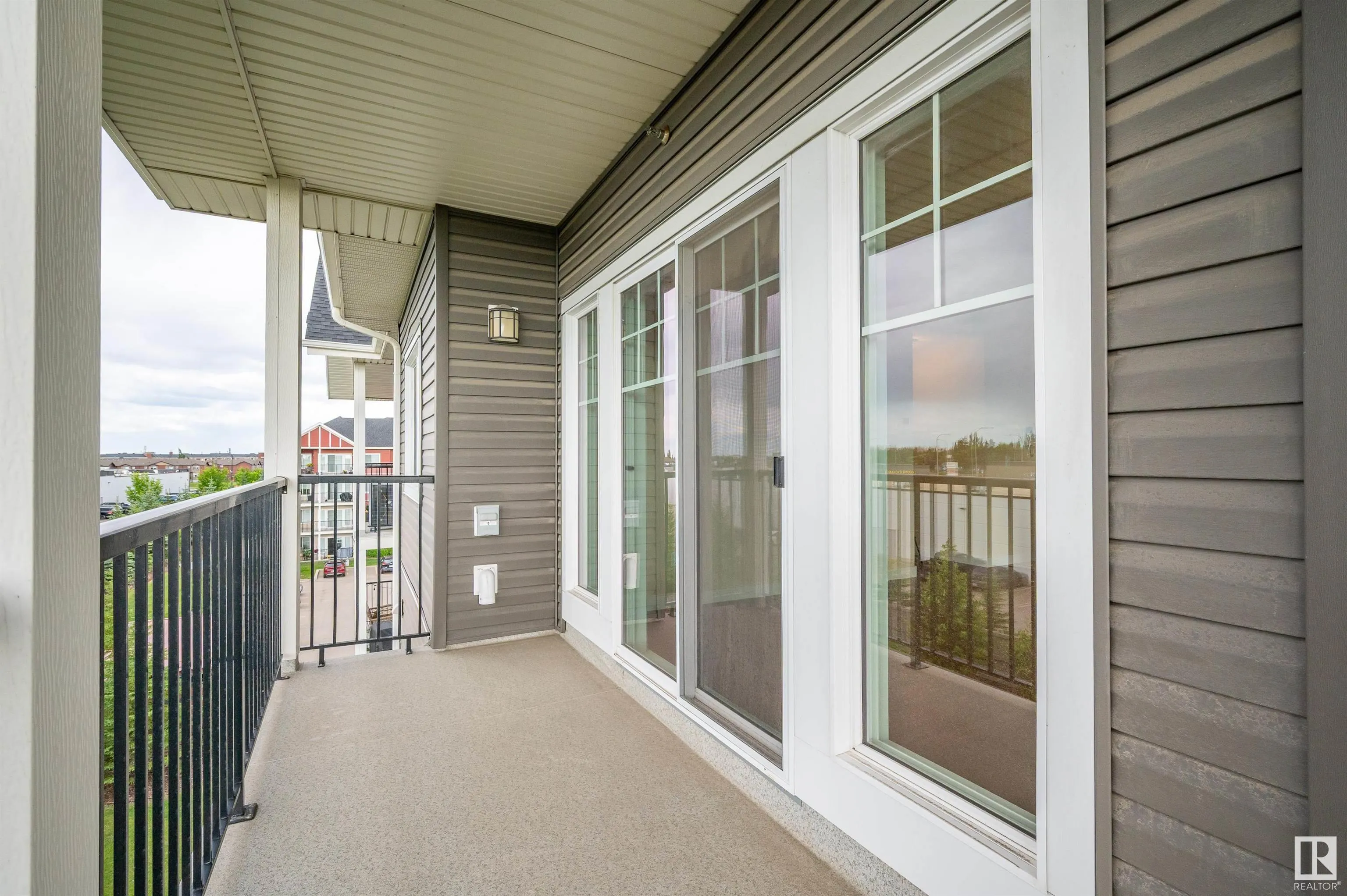 2 AUGUSTINE Crescent