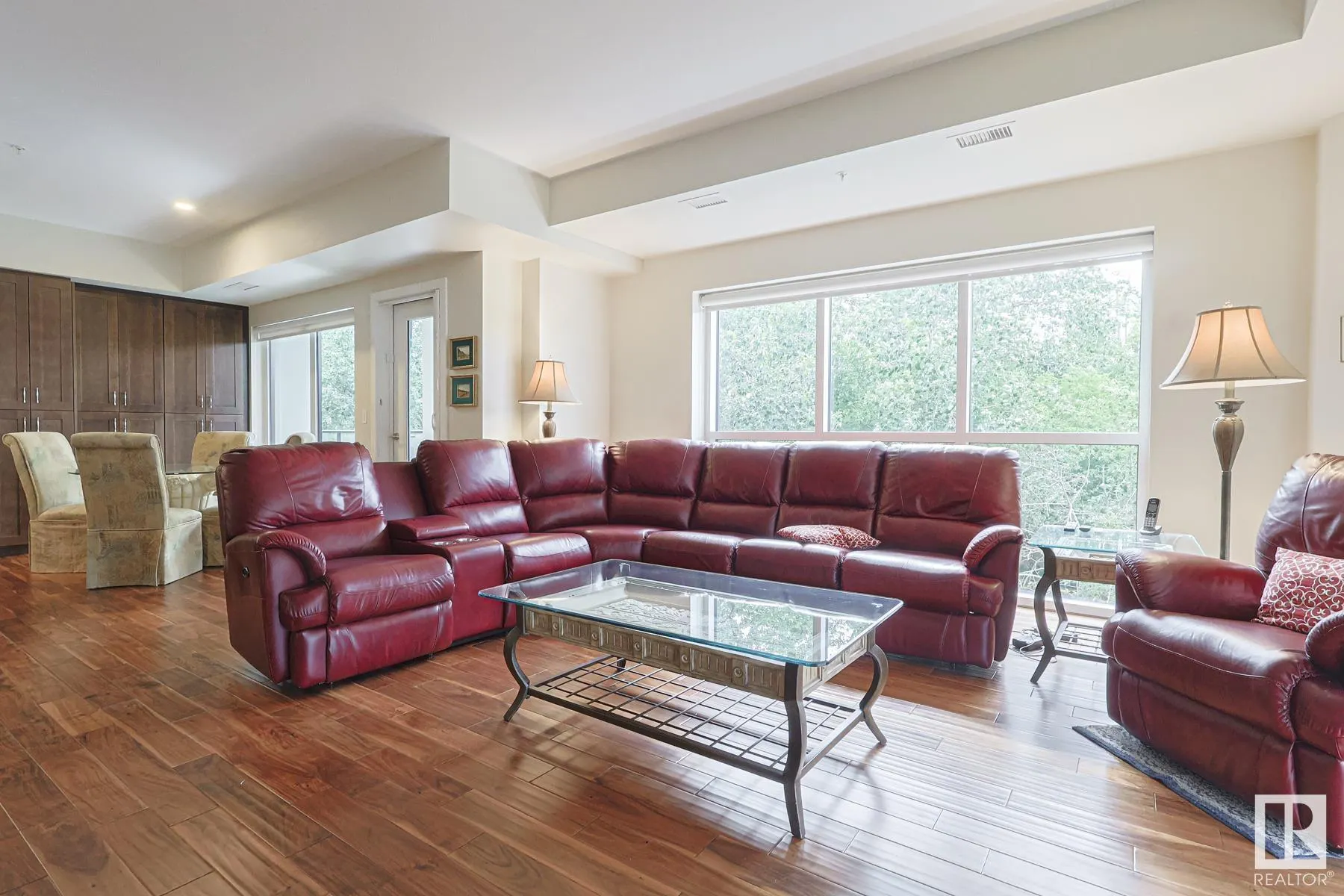 200 Bellerose Drive
