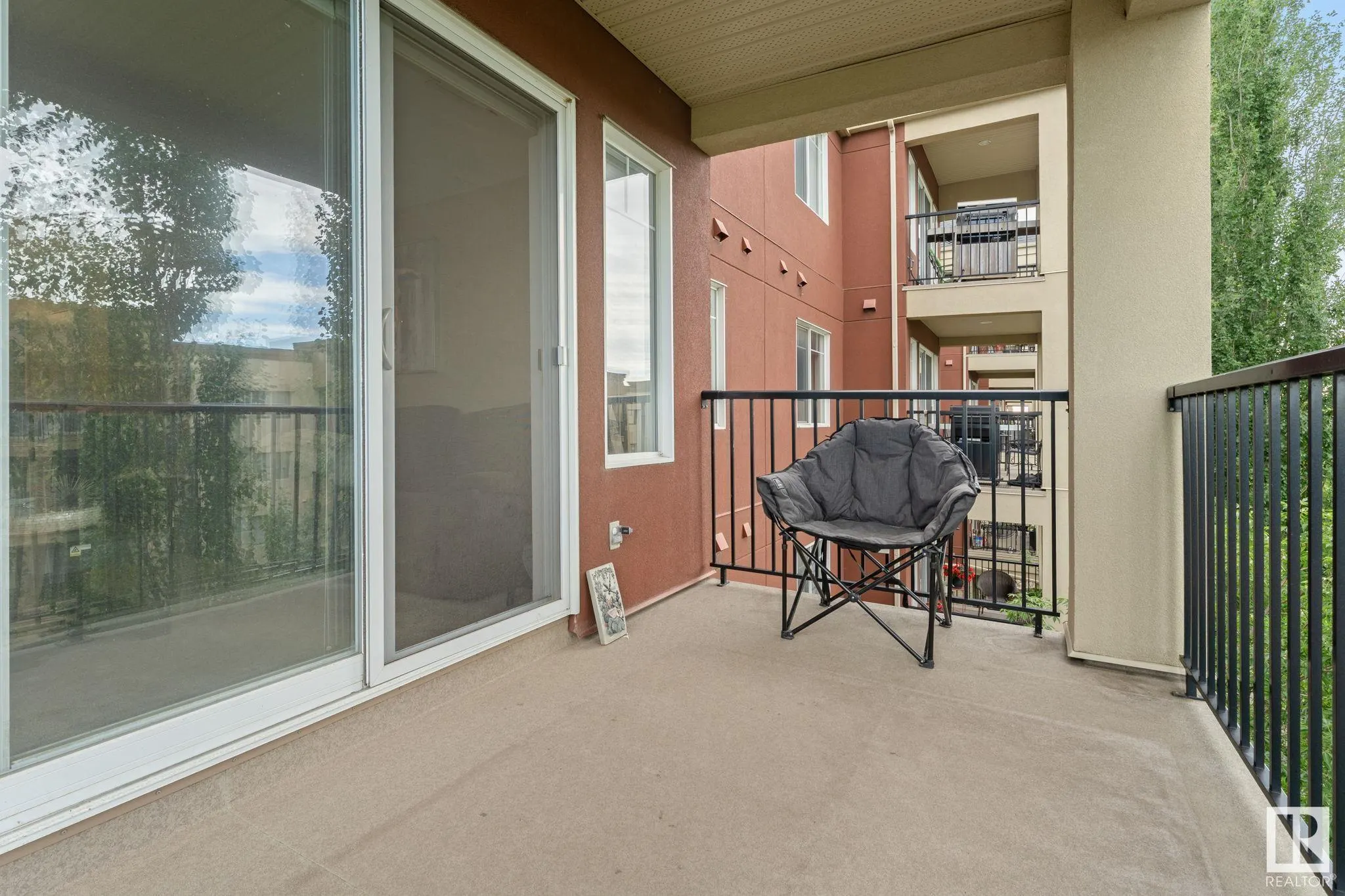 300 PALISADES Way