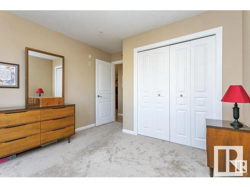 300 PALISADES Way