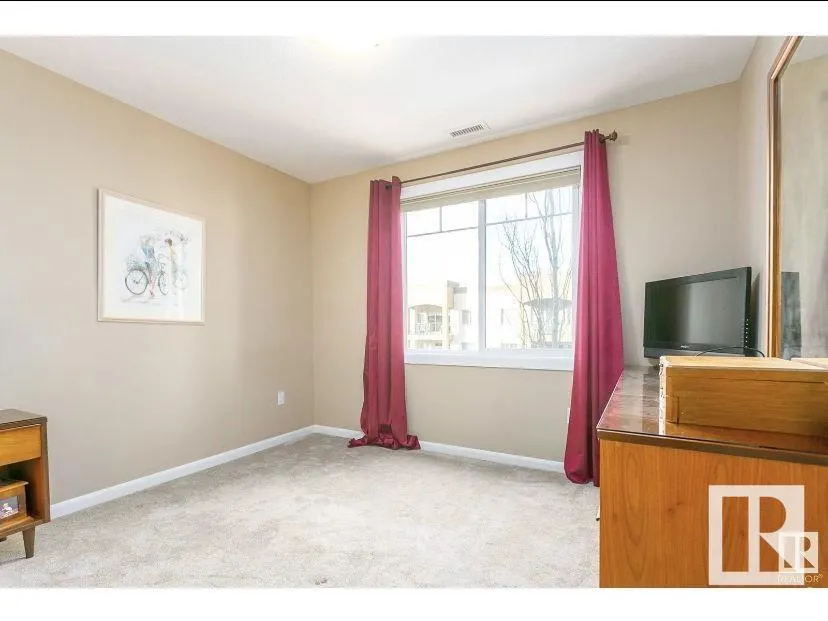 300 PALISADES Way