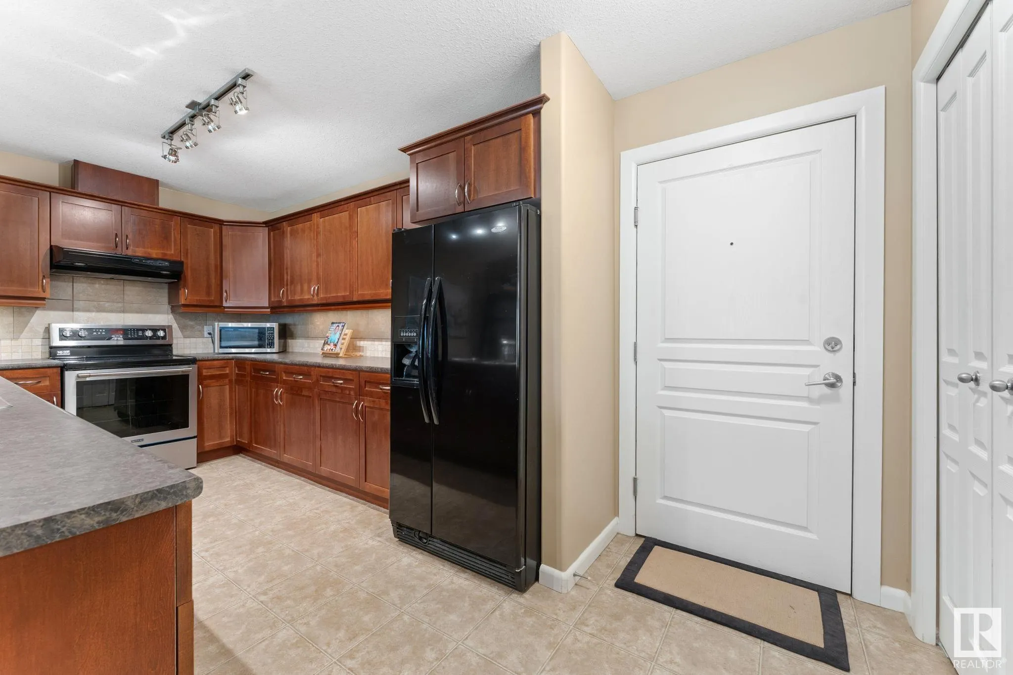 300 PALISADES Way