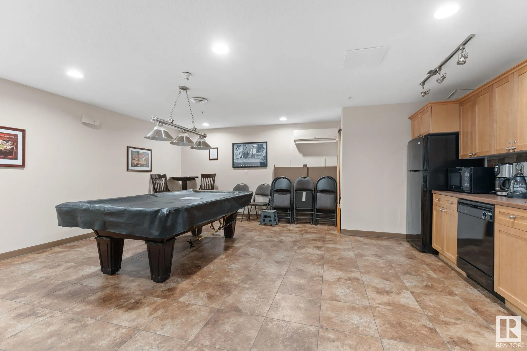 300 PALISADES Way