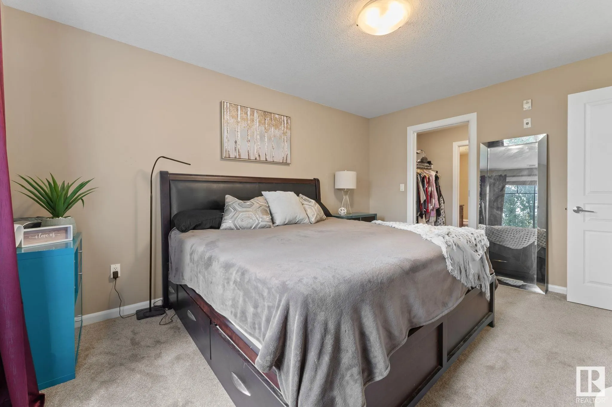 300 PALISADES Way