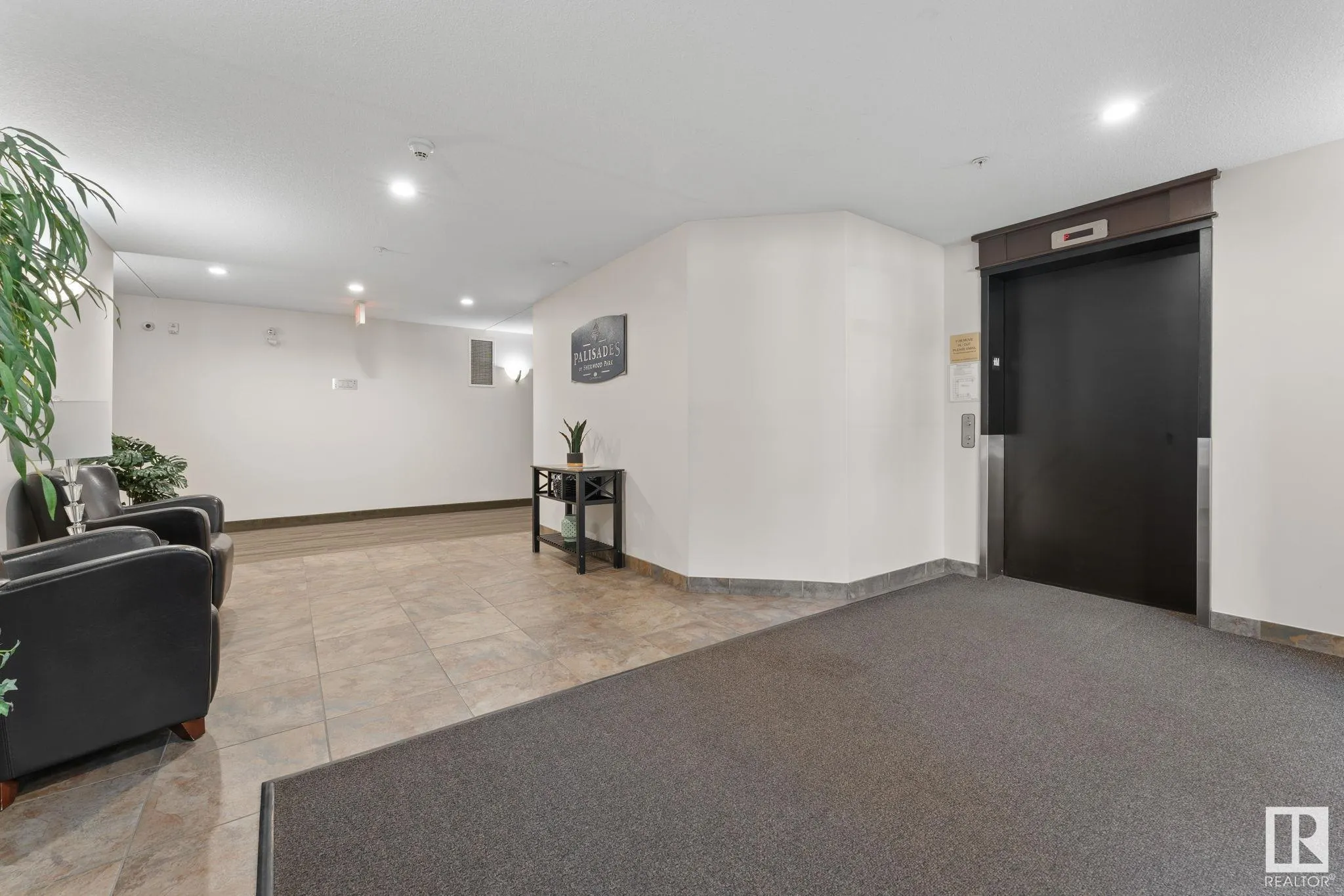 300 PALISADES Way