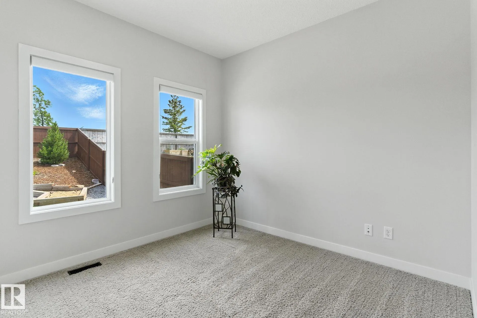 126 SUNTERRA Way