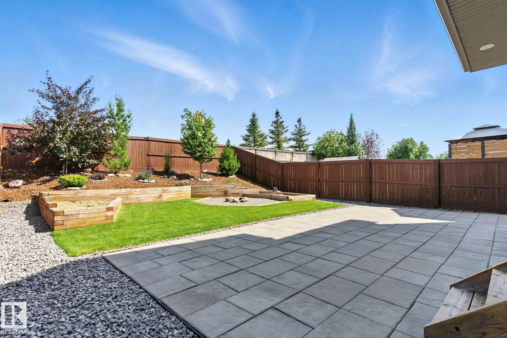 126 SUNTERRA Way