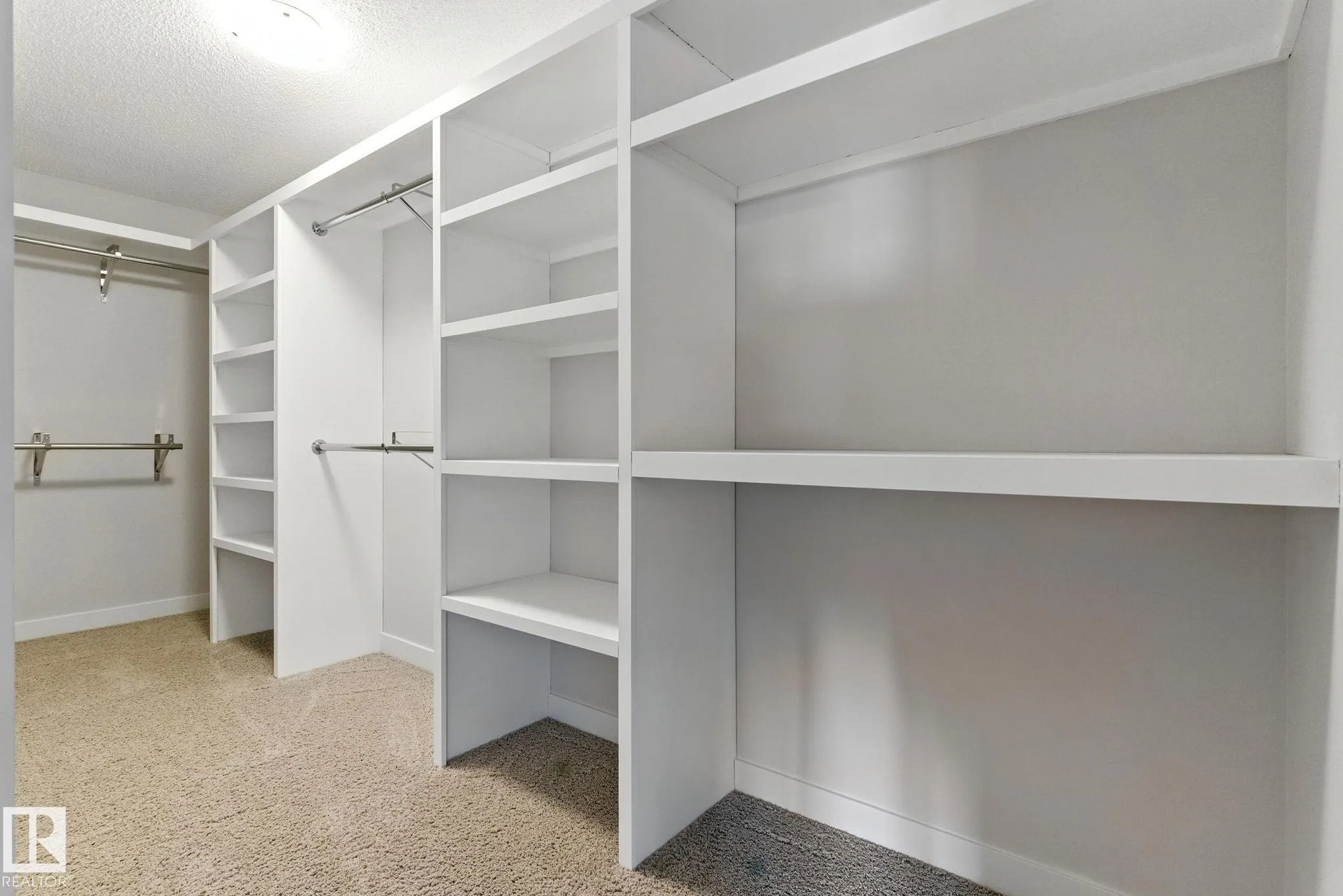 126 SUNTERRA Way