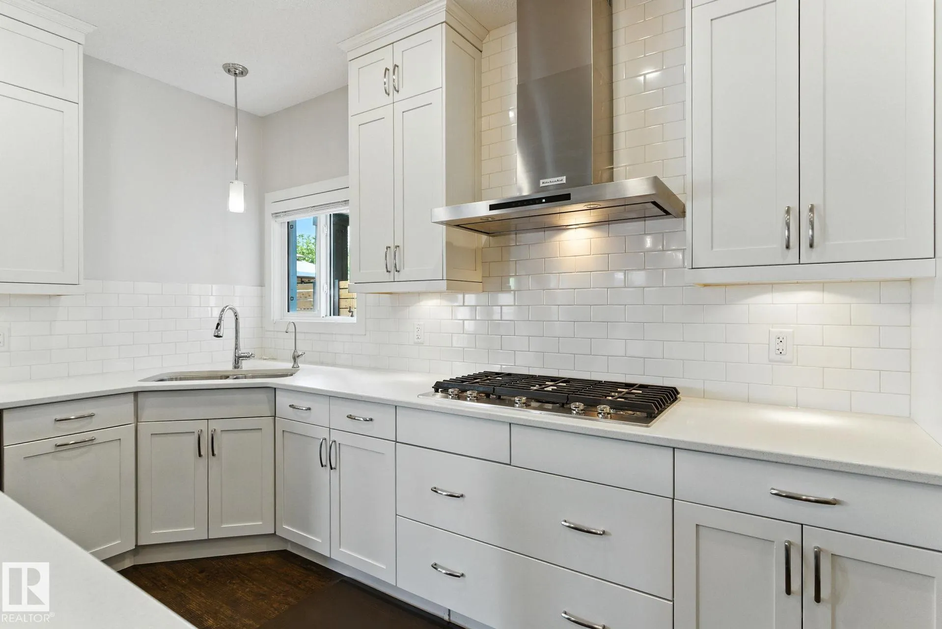 126 SUNTERRA Way