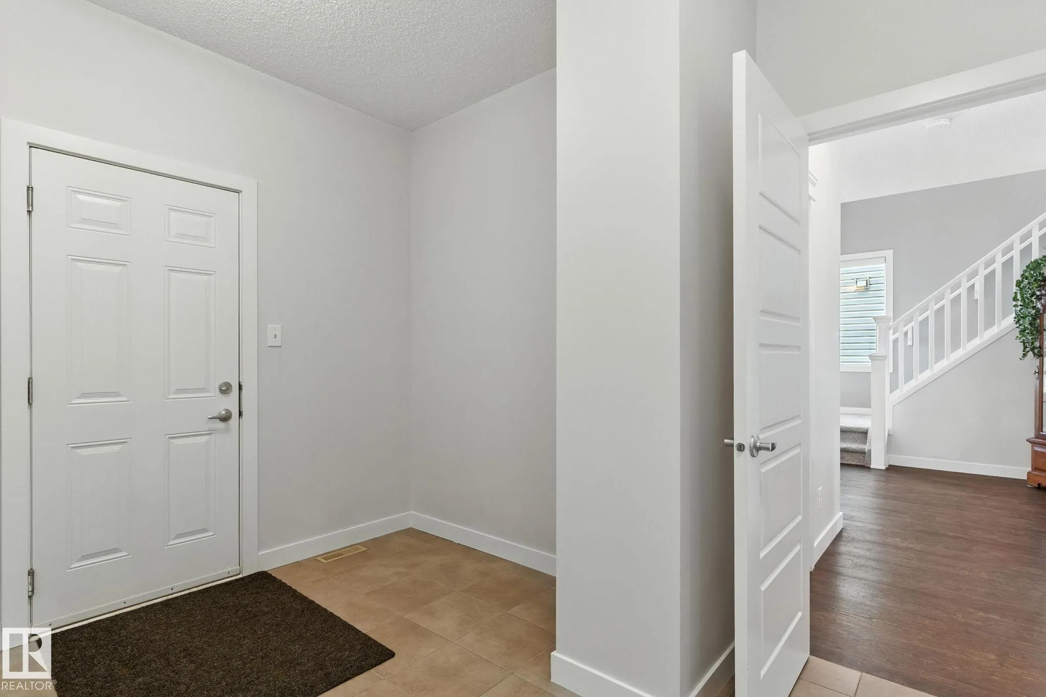 126 SUNTERRA Way