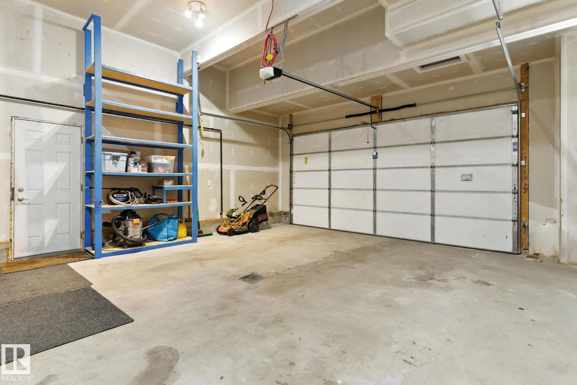 126 SUNTERRA Way