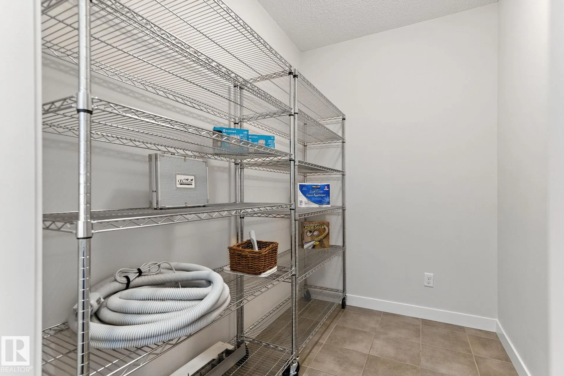 126 SUNTERRA Way