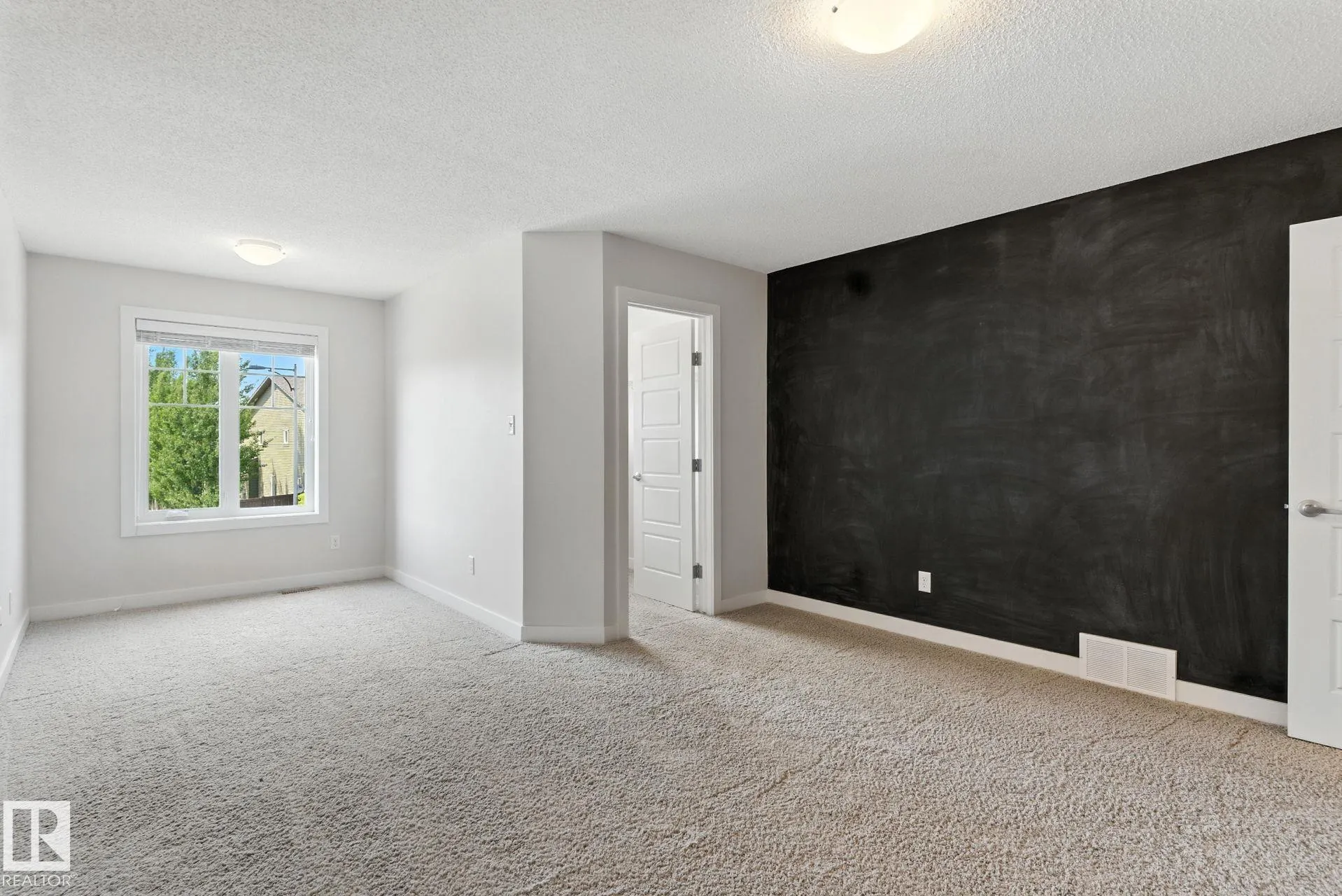 126 SUNTERRA Way