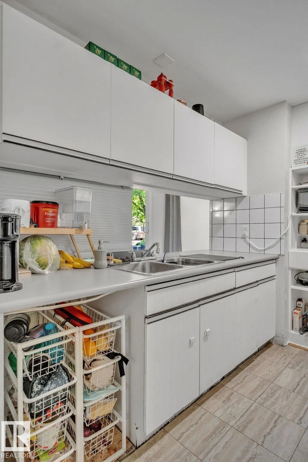 2508 50 Street
