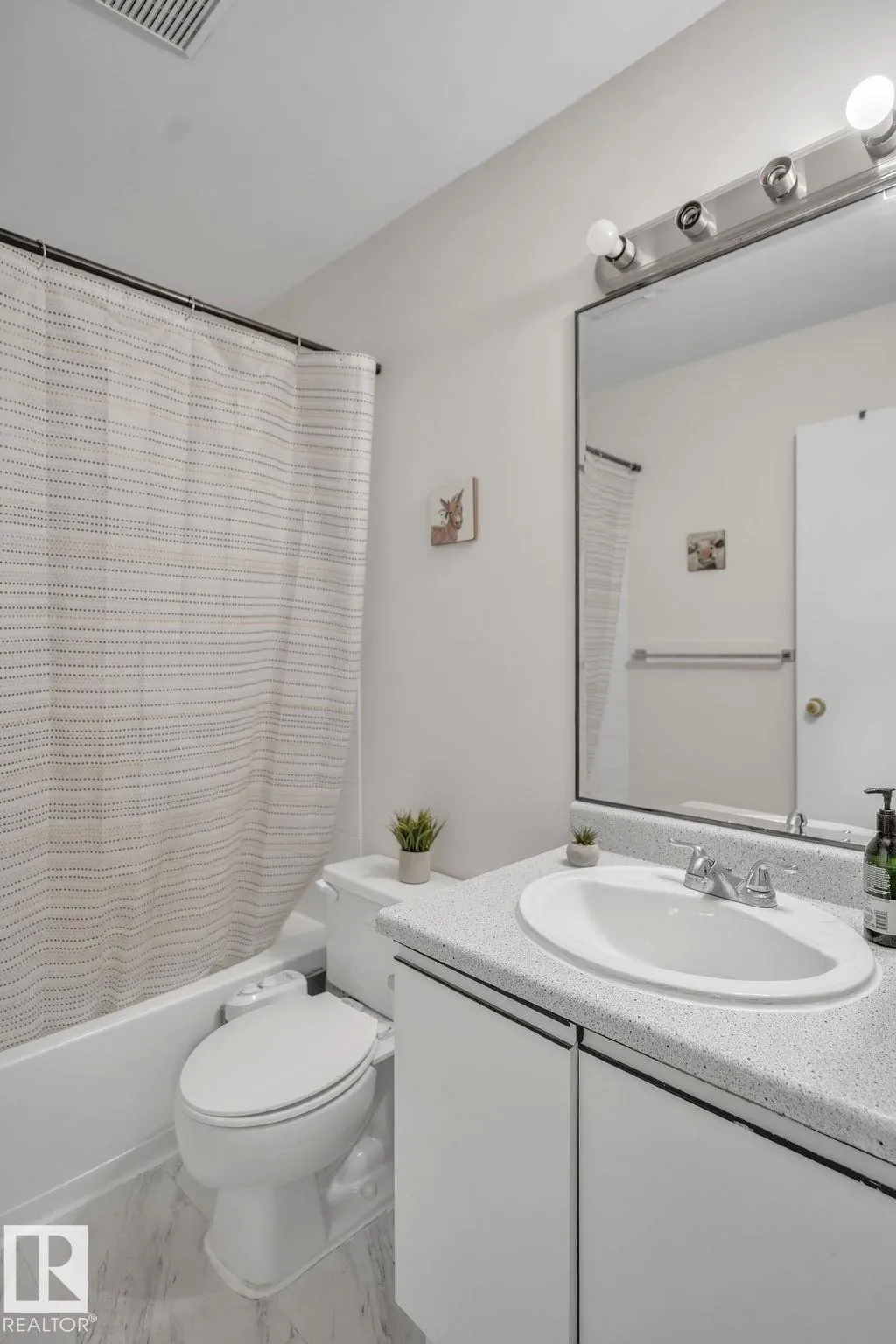 2508 50 Street