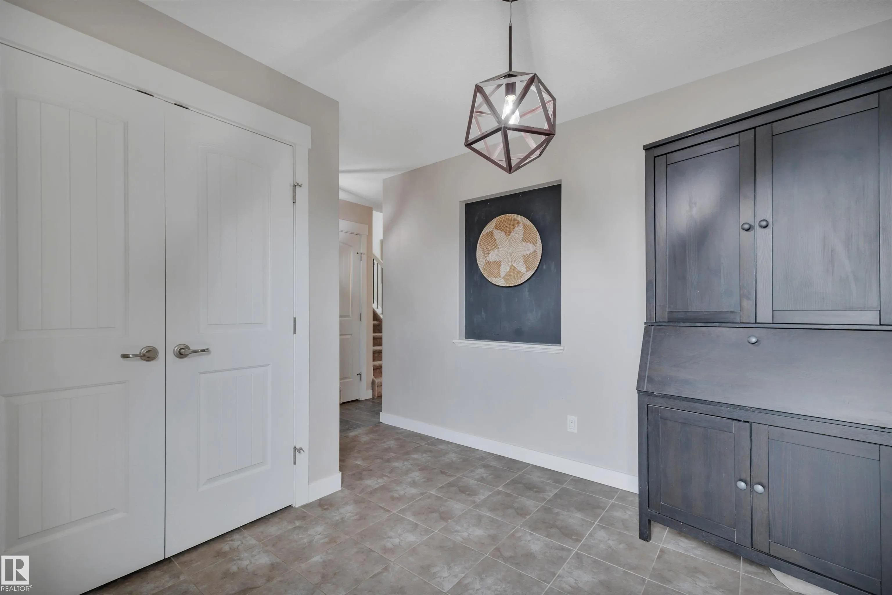14 ROLSTON Close