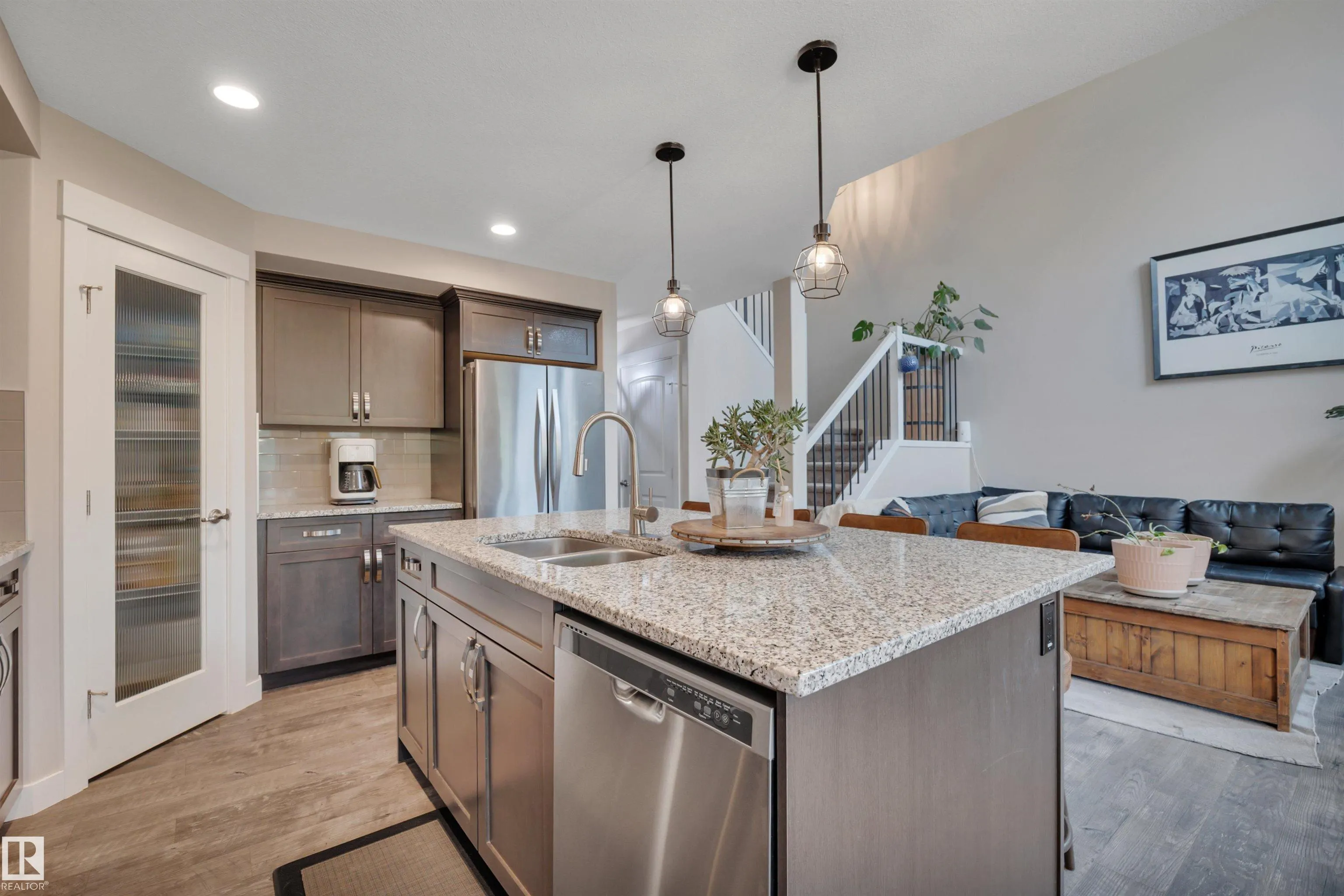 14 ROLSTON Close