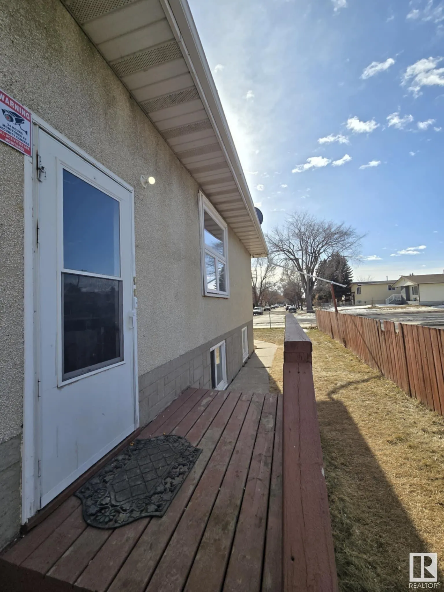 6422 - 6424 132 Avenue