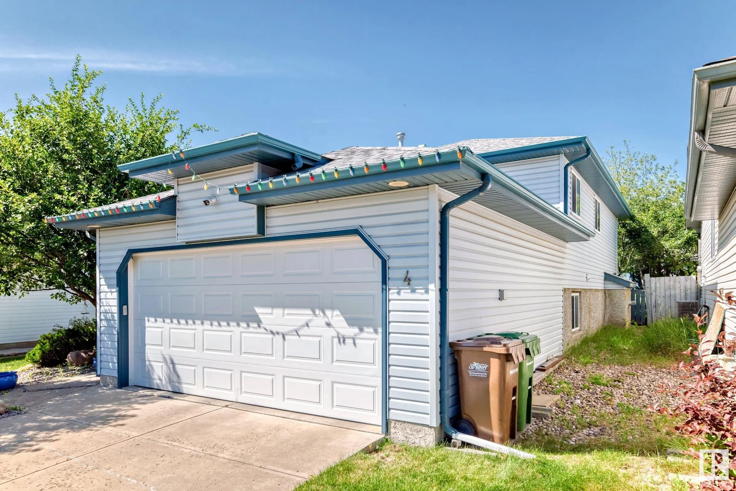 4 HOLLY Place