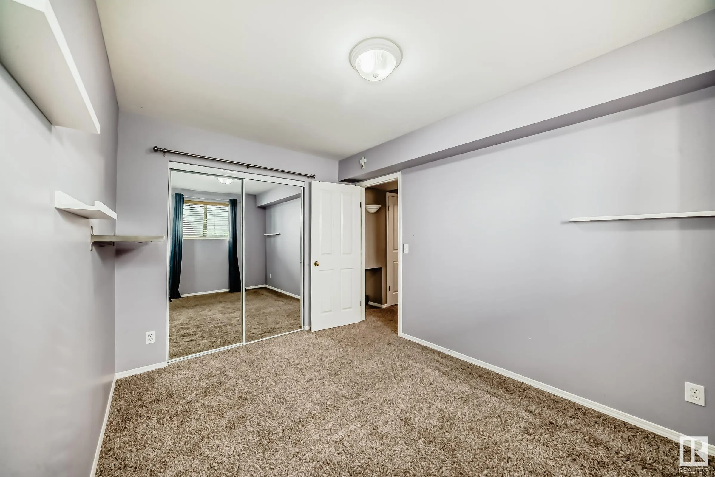 4 HOLLY Place