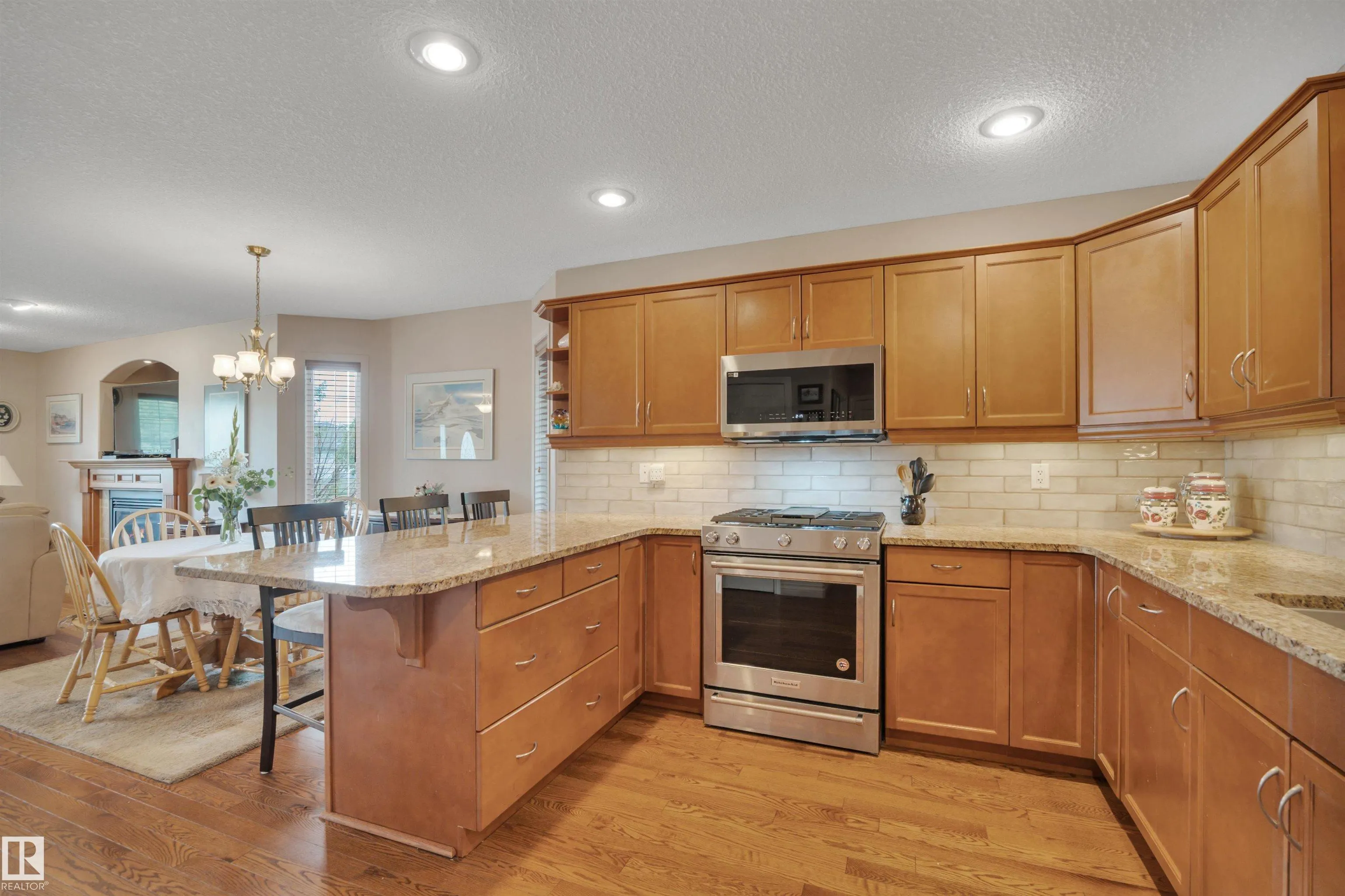 63 SUNTREE Promenade