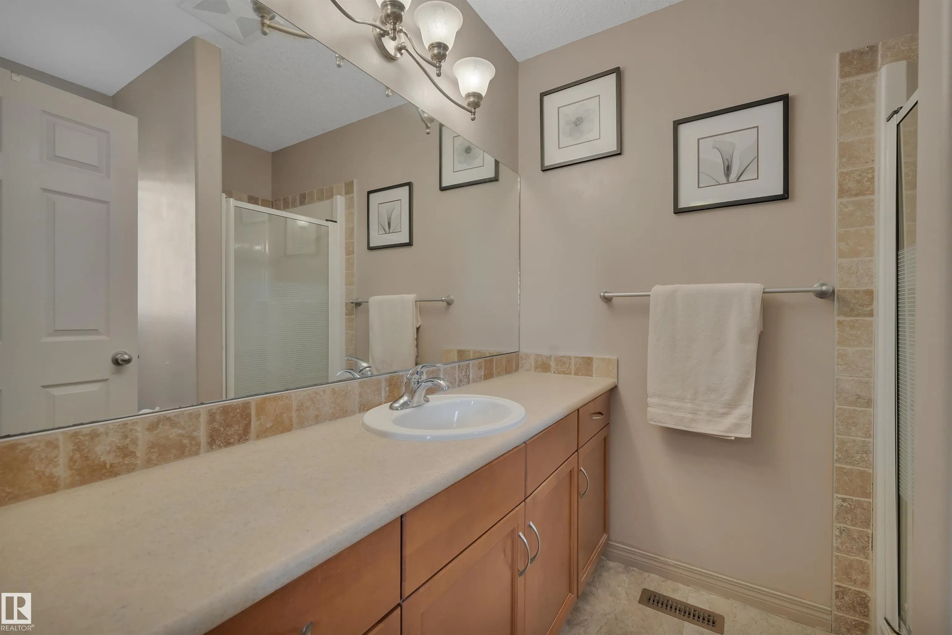 63 SUNTREE Promenade