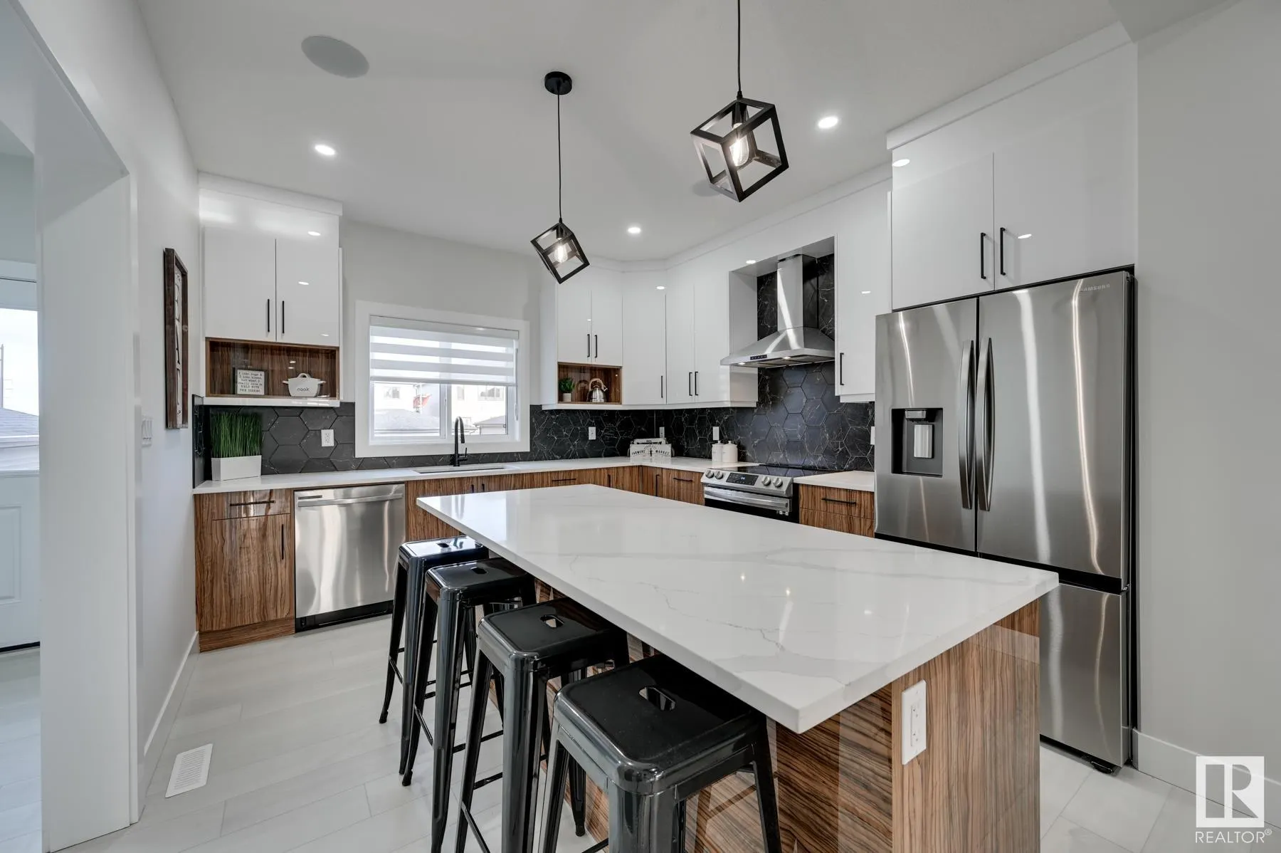 2107 Crossbill Lane