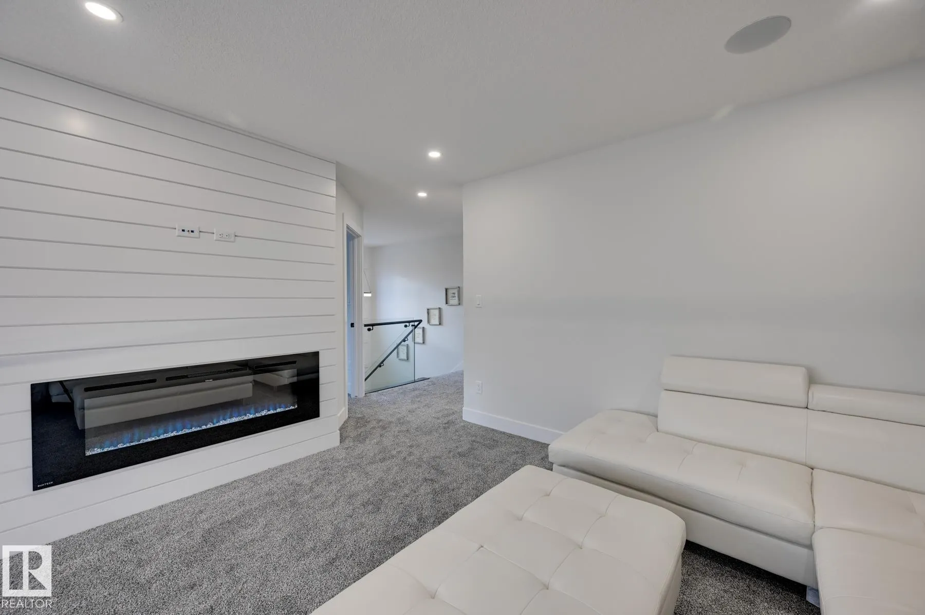 22 CANNES Cove