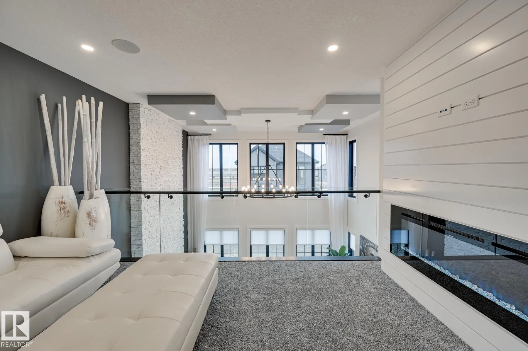 22 CANNES Cove