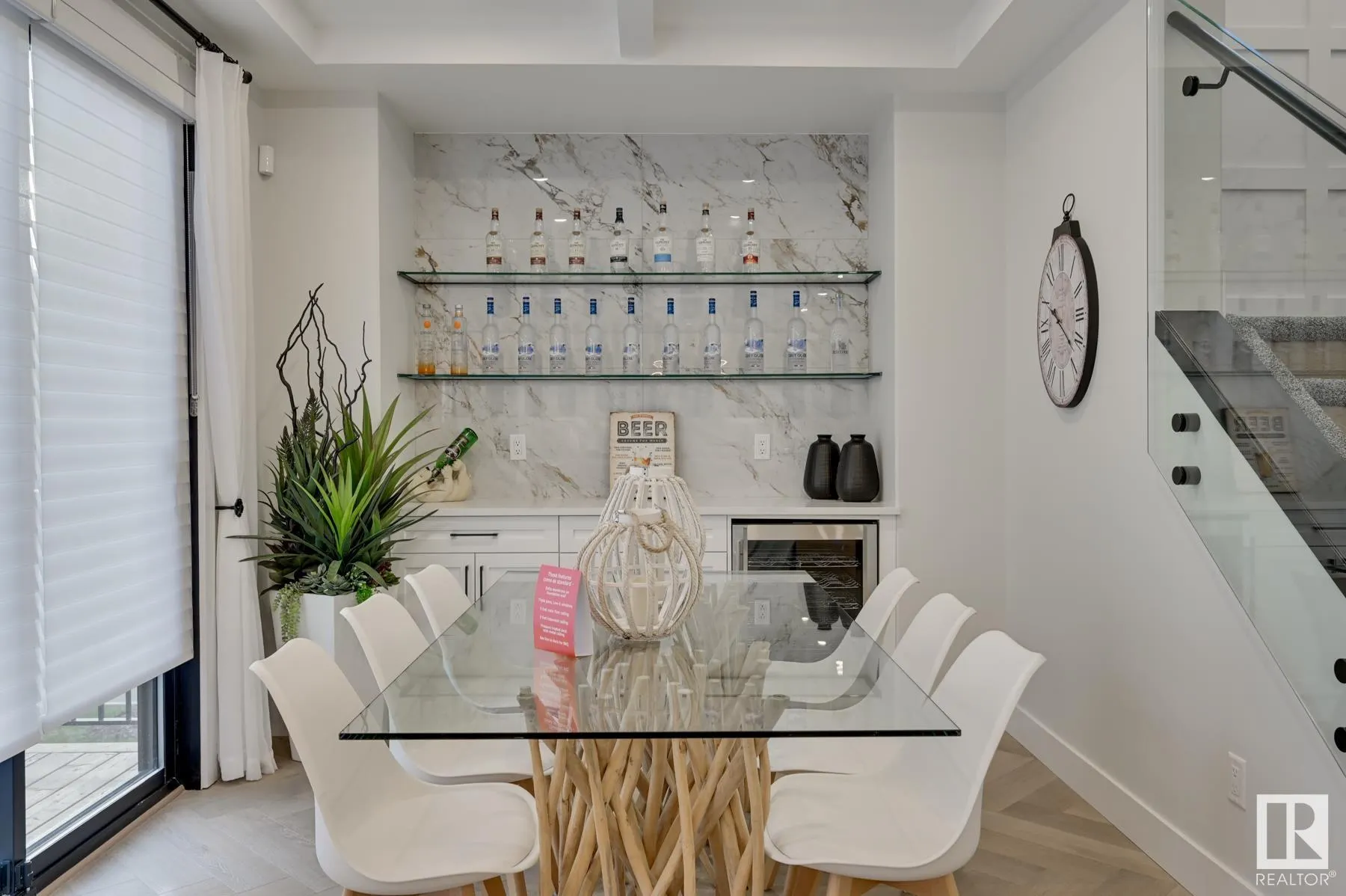 22 CANNES Cove