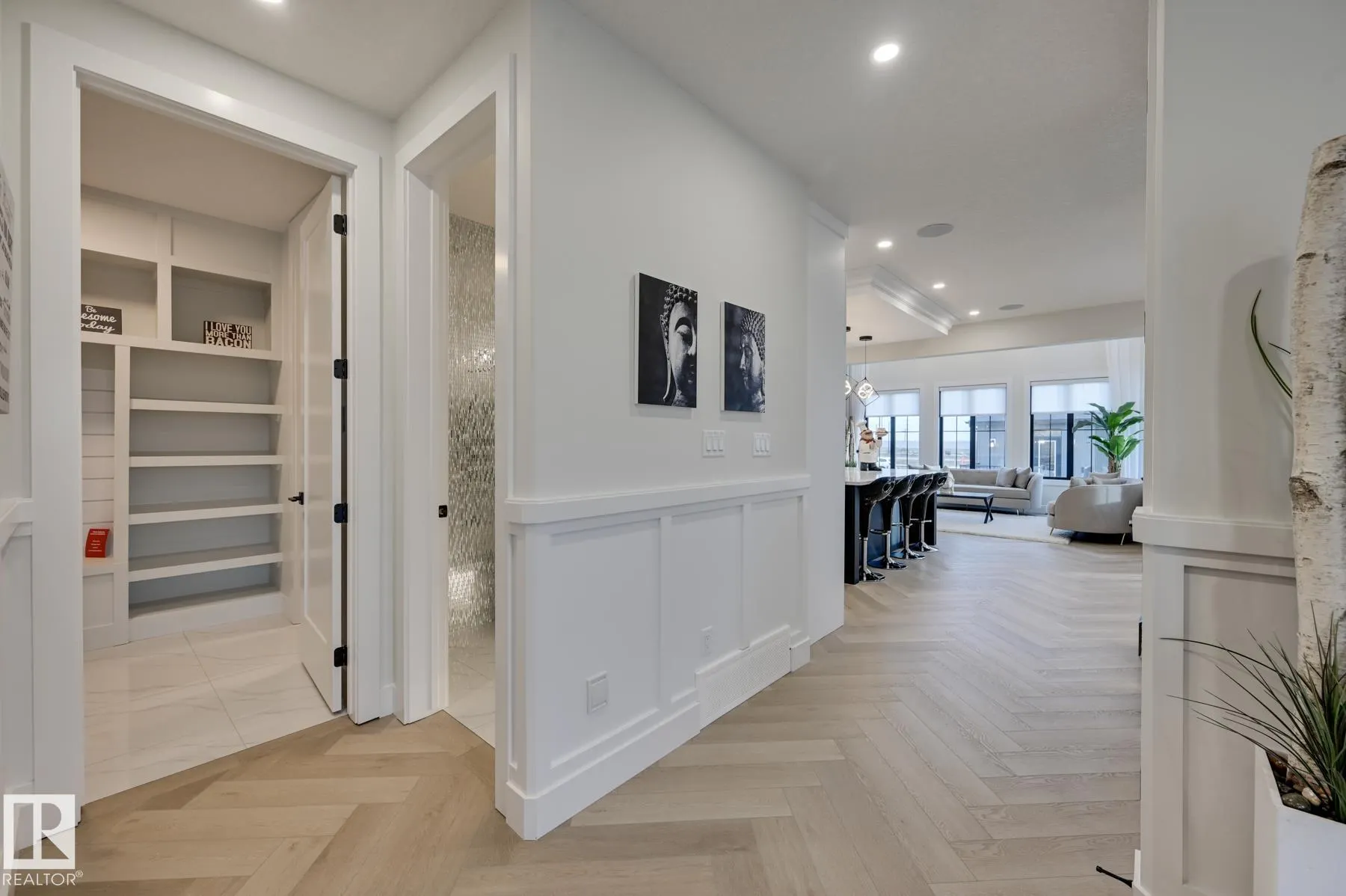 22 CANNES Cove