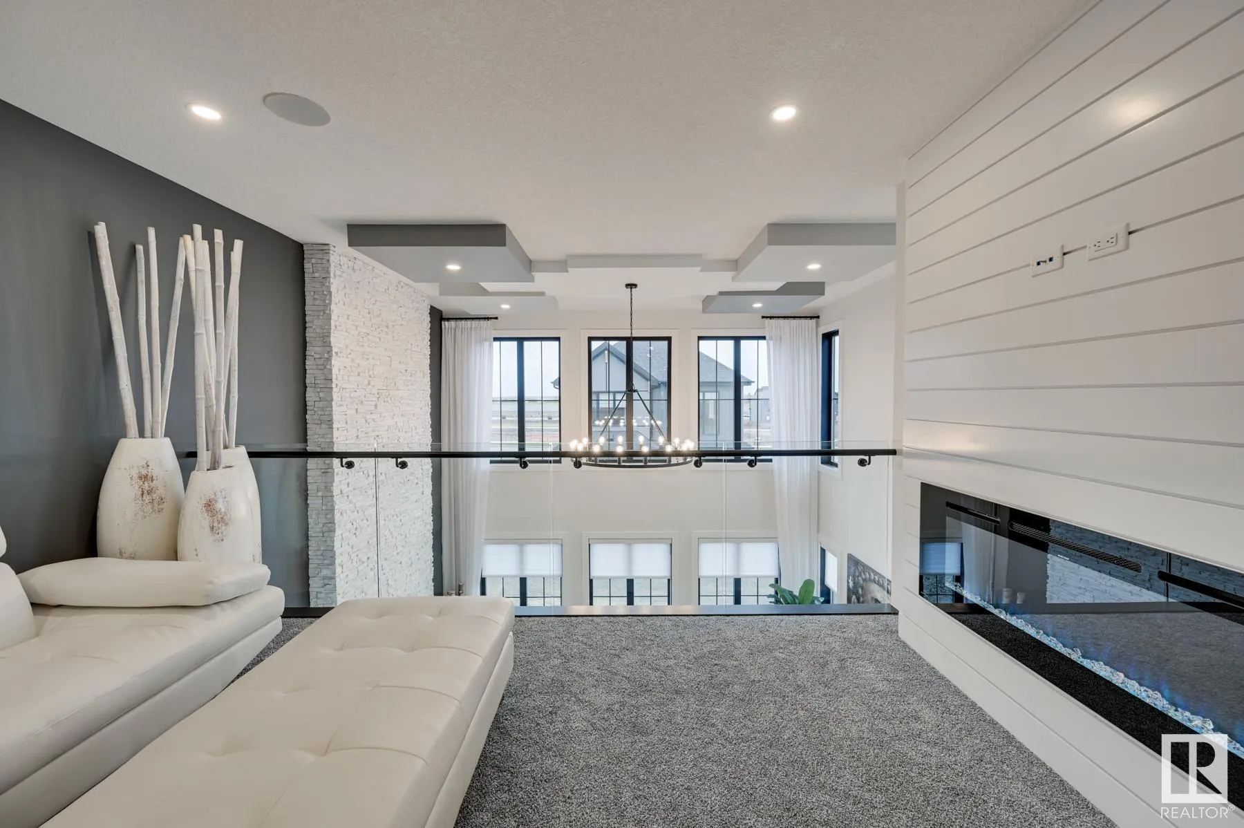 22 CANNES Cove