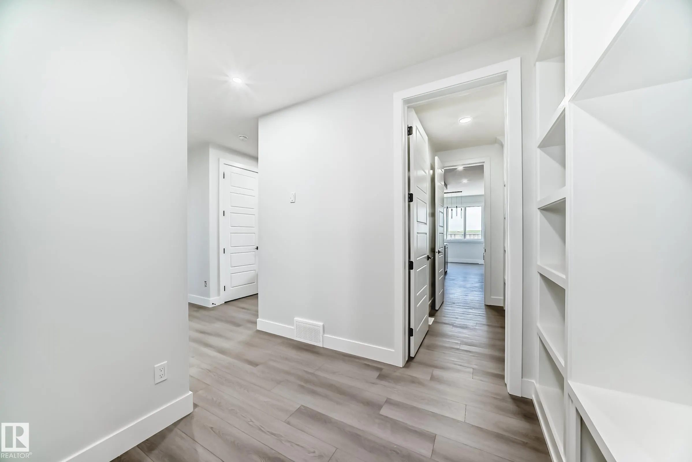 4 Edgefield Way