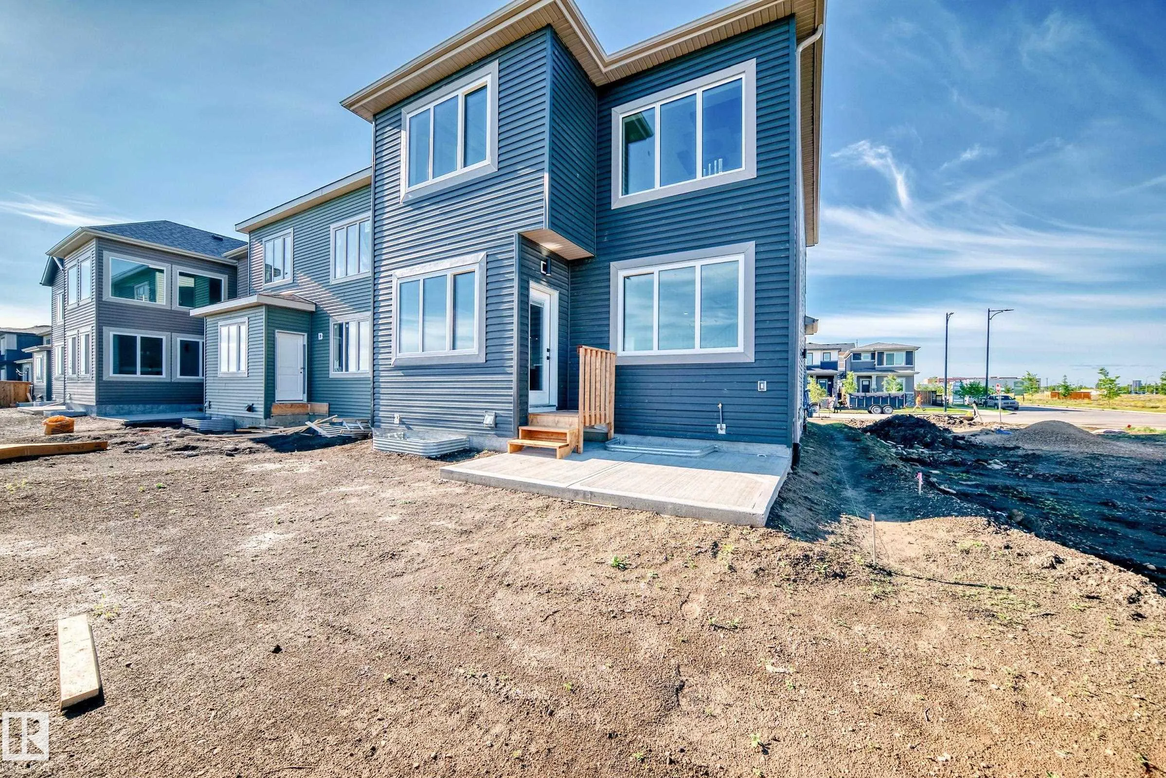 4 Edgefield Way