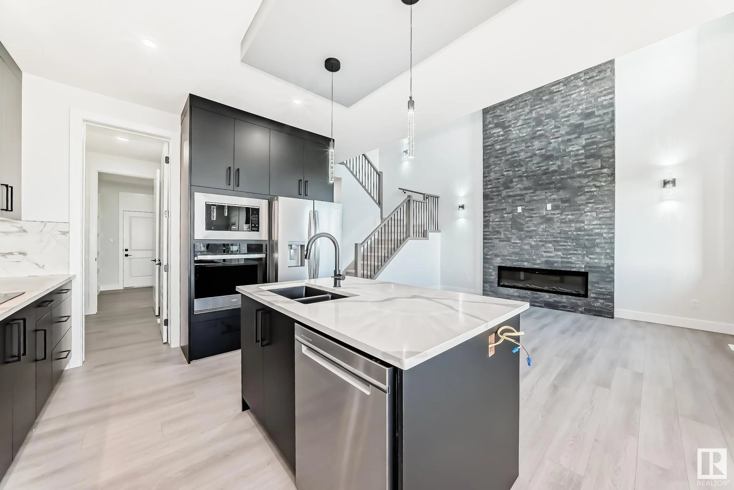 4 Edgefield Way
