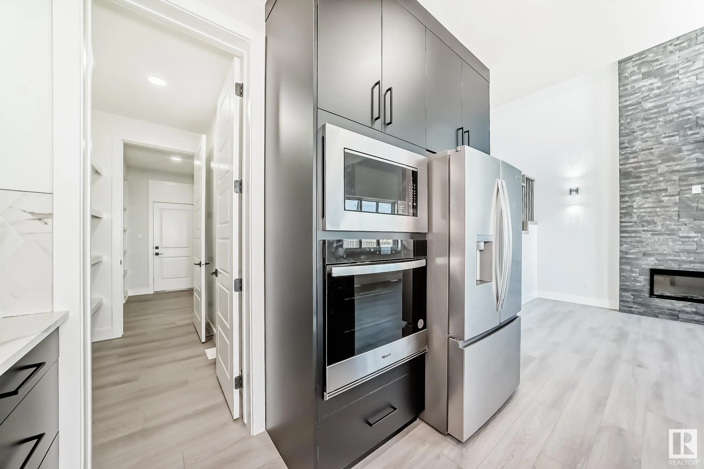 4 Edgefield Way