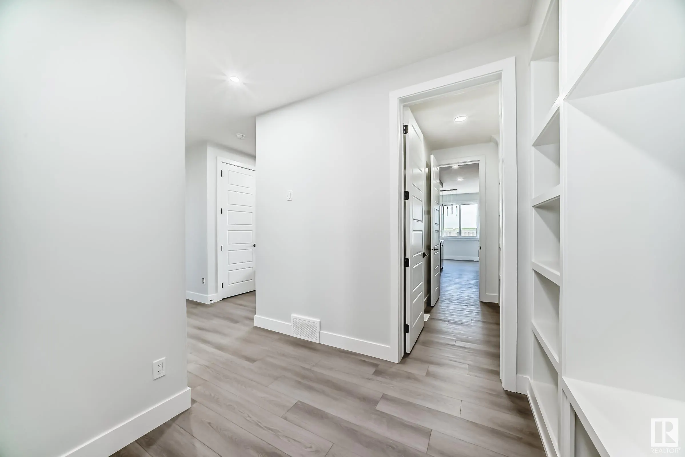 4 Edgefield Way