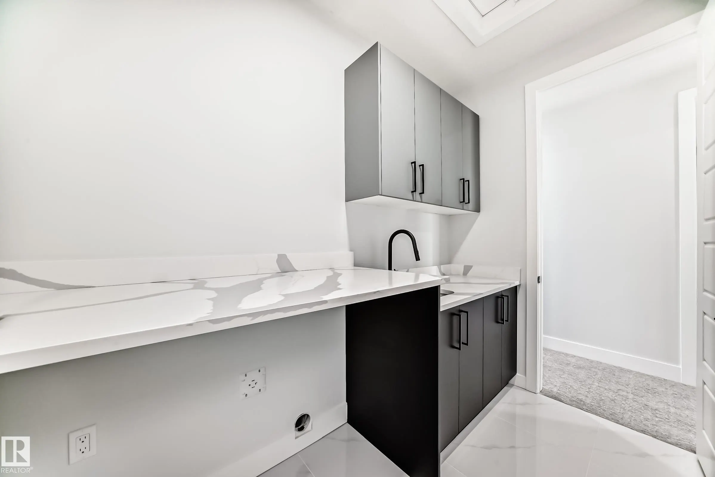 4 Edgefield Way