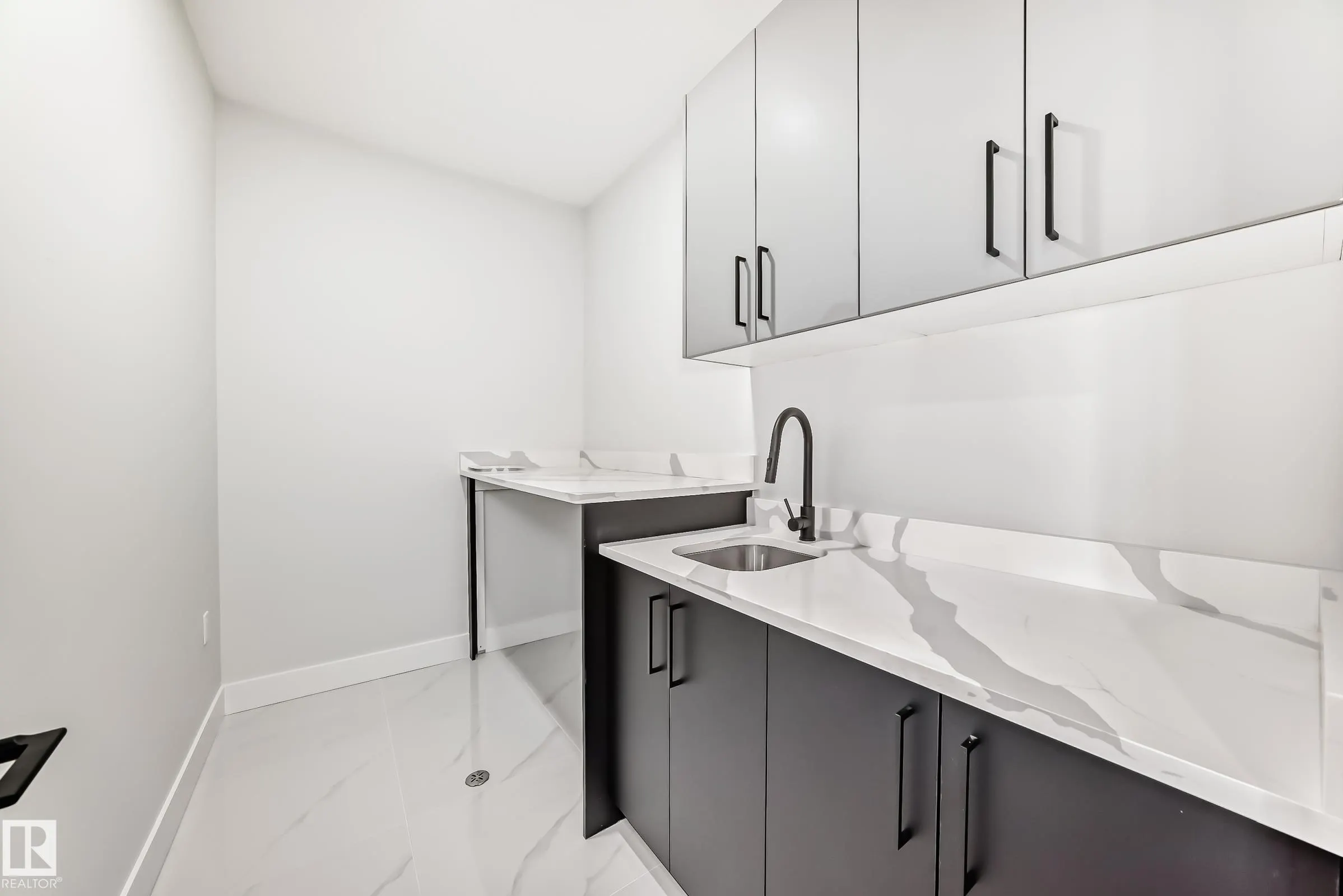 4 Edgefield Way