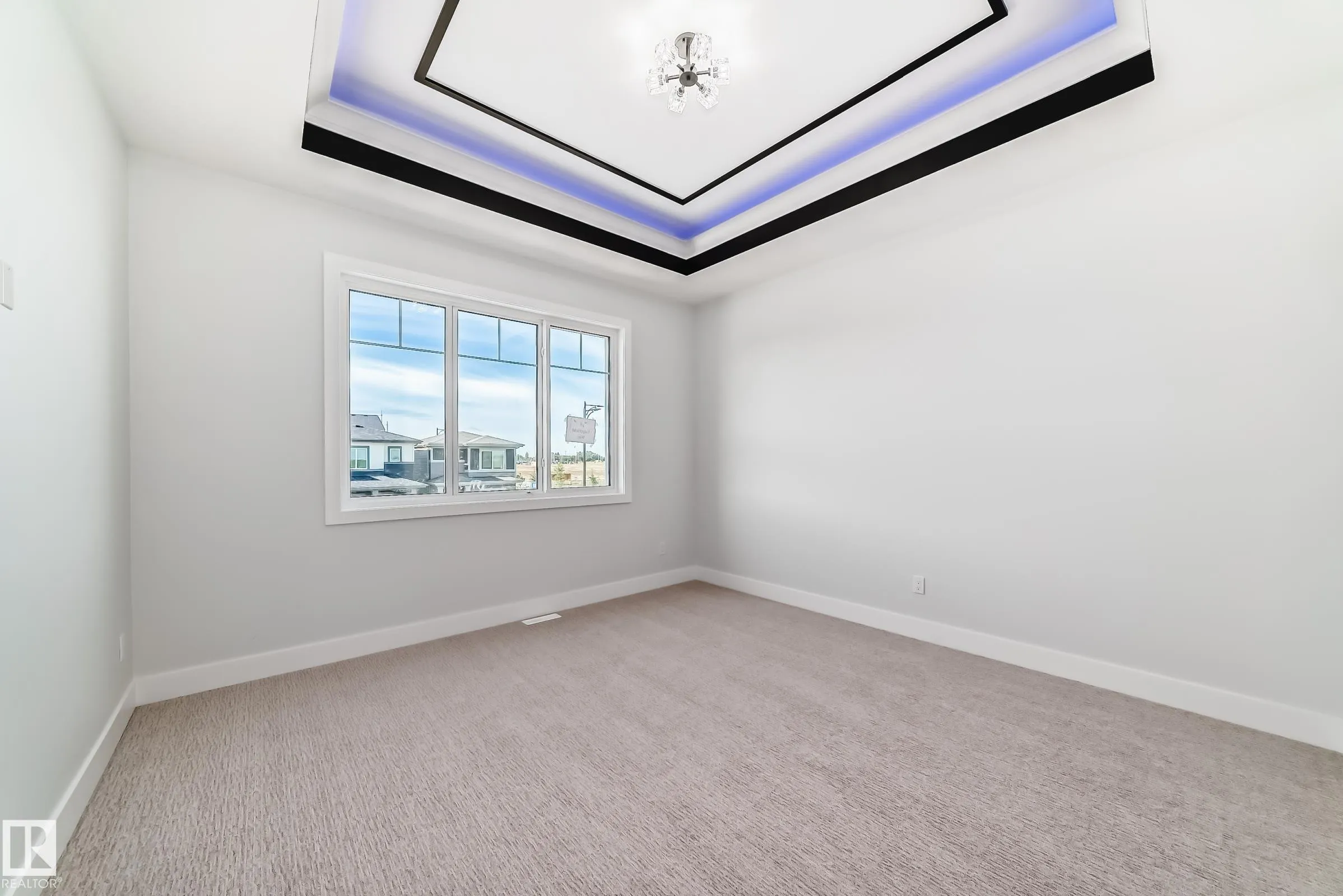 4 Edgefield Way